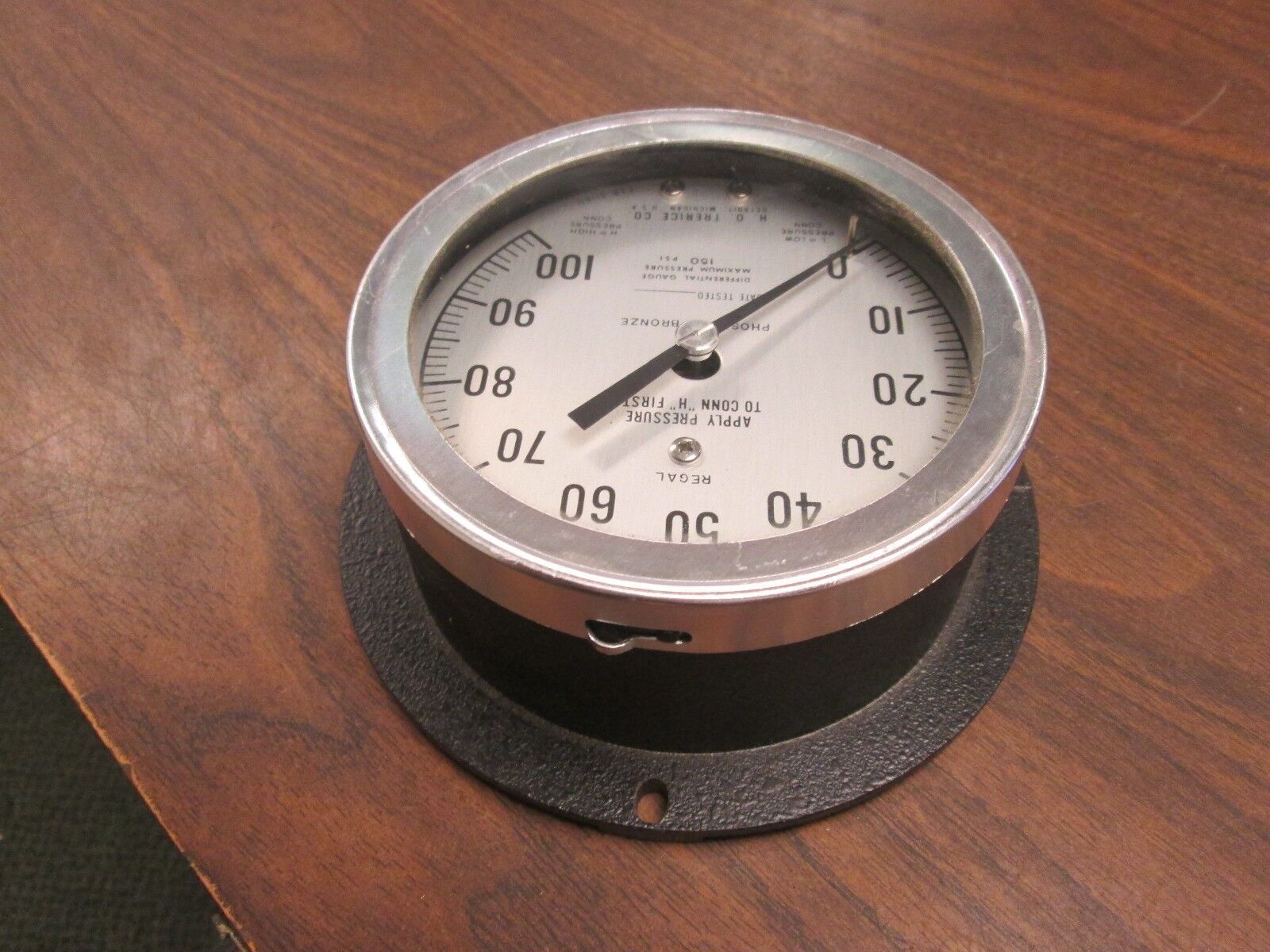 H.O. Trerice Co. Pressure Gauge G15-100 Range: 0-100 Used