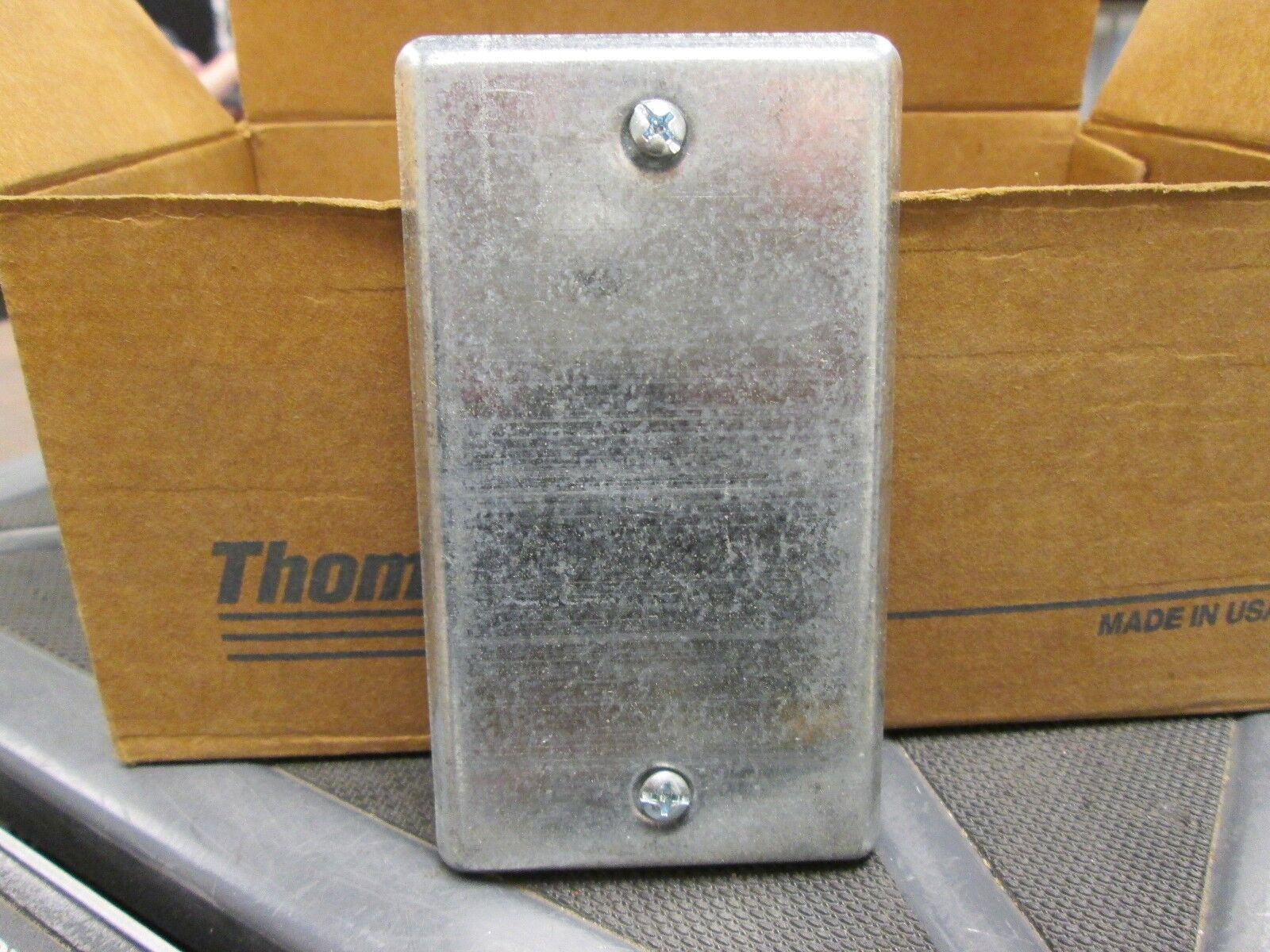 Thomas & Betts Utility Box Cover 58C1 Size 4" x 2-1/8" Raised 1/4" *Lot of 18*