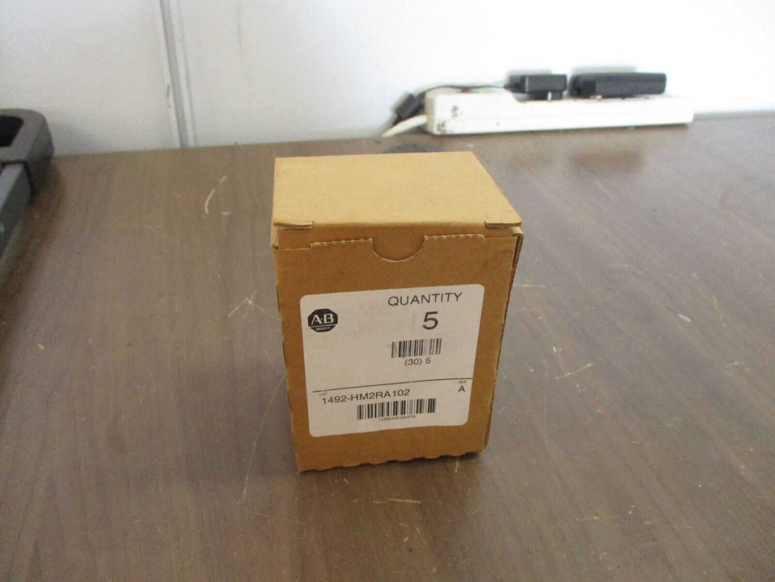 Allen-Bradley Multi-Rail Resistor Component 1492-HM2RA102 Ser. A *Box of 5*