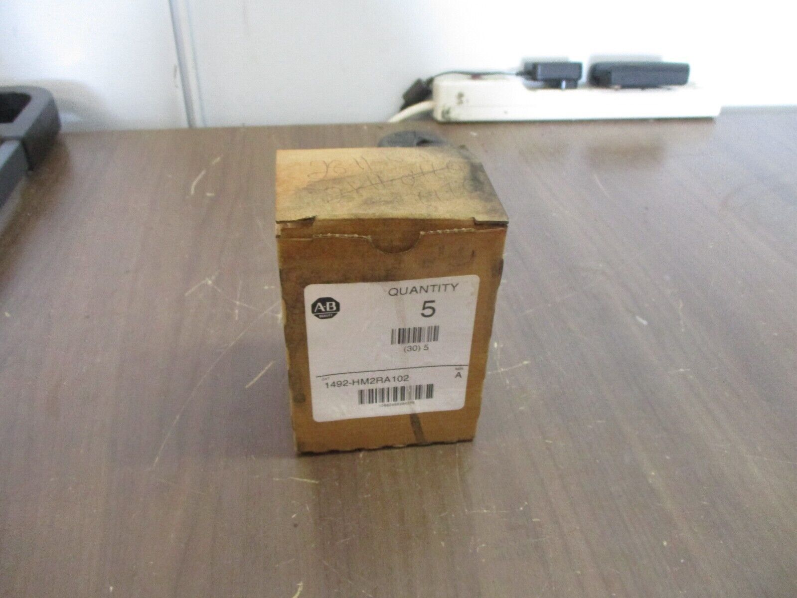 Allen-Bradley Multi-Rail Resistor Component 1492-HM2RA102 Ser. A *Box of 4*