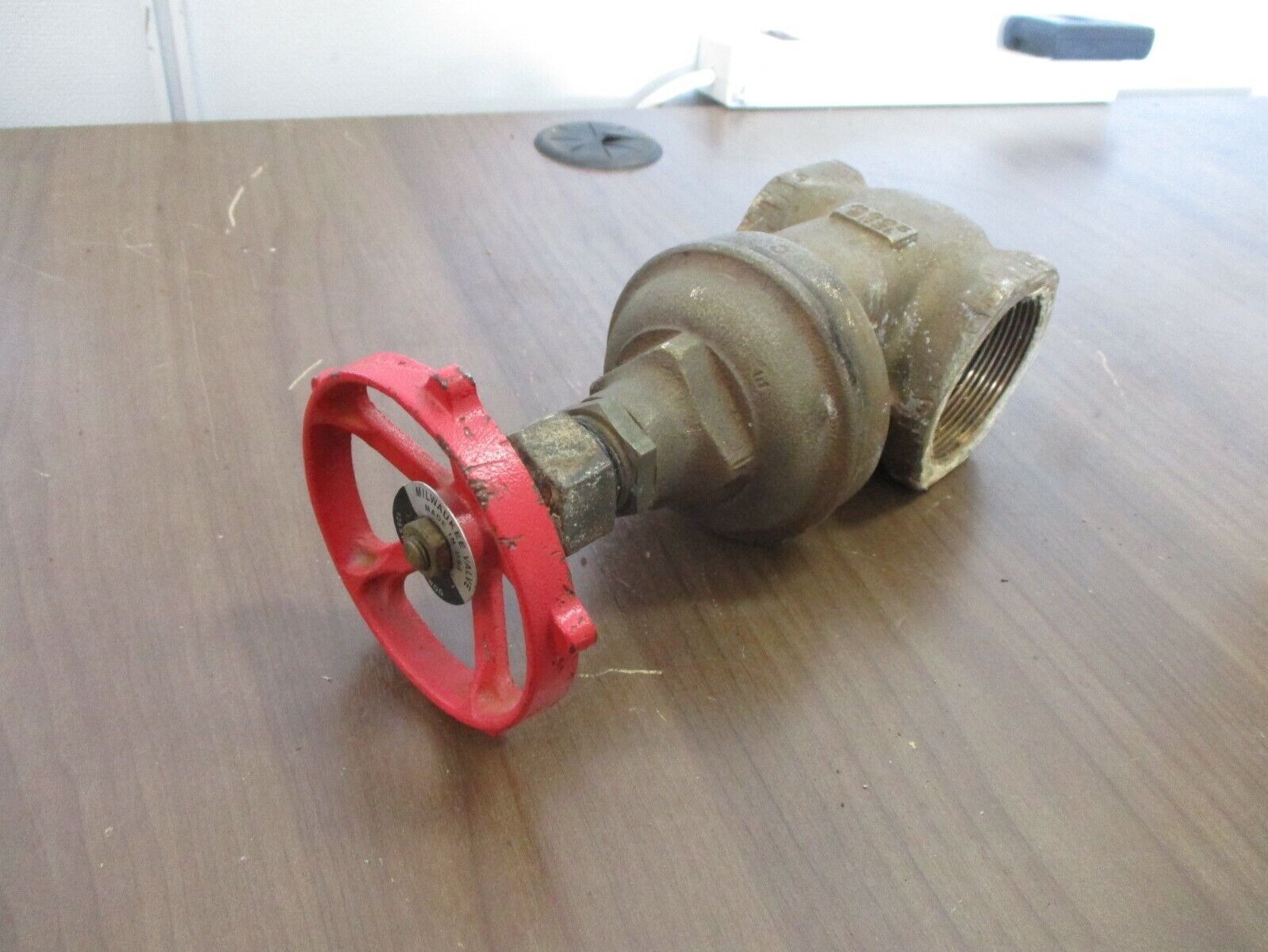 Milwaukee Valve Gate Valve 105 Size: 2 1/2" 125SWP 200WOG Used