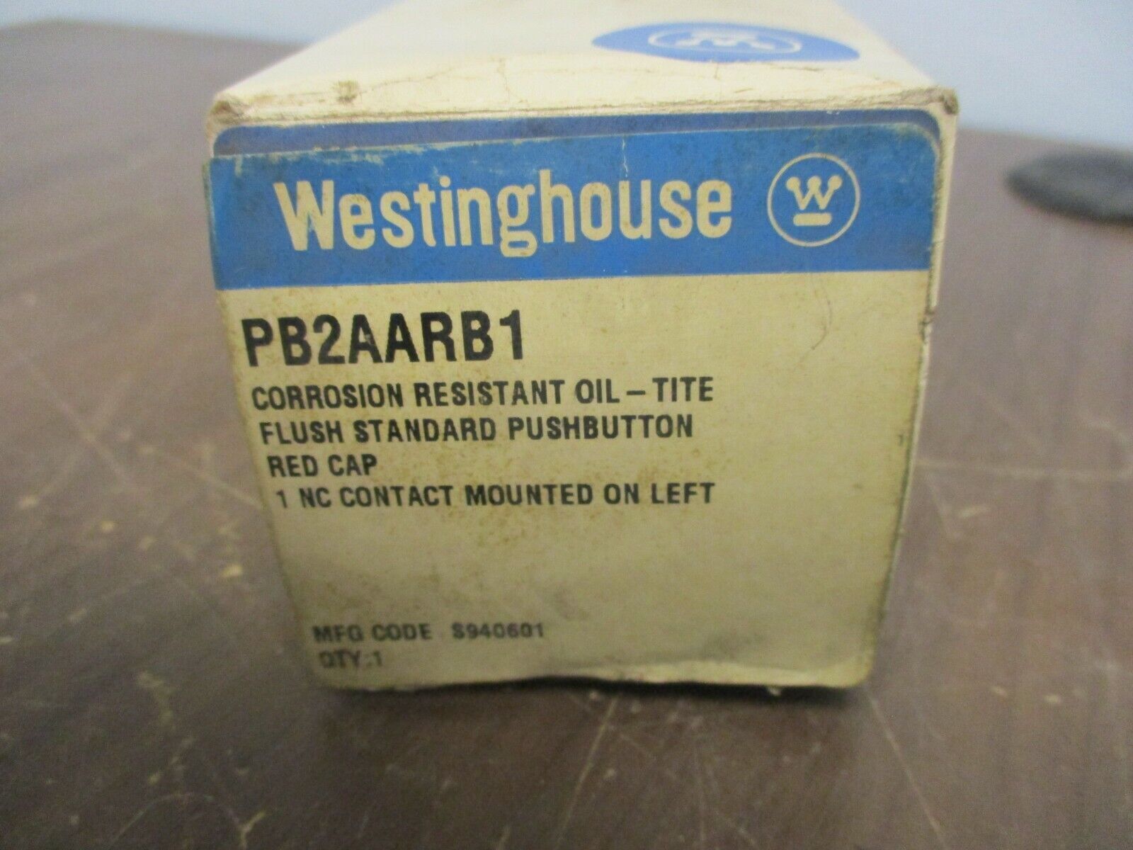 Westinghouse Corrosion Resistant Oil-Tite Flush Push Button PB2AARB1 Red Cap