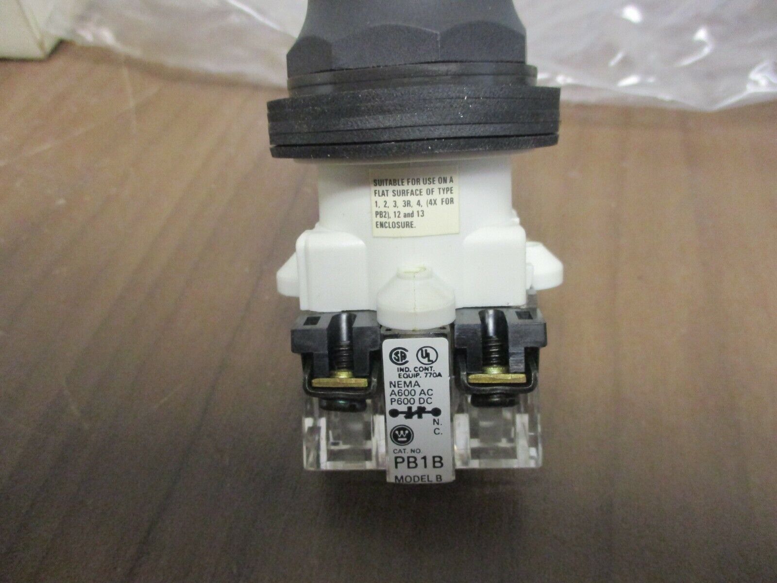 Westinghouse Corrosion Resistant Oil-Tite Flush Push Button PB2AARB1 Red Cap