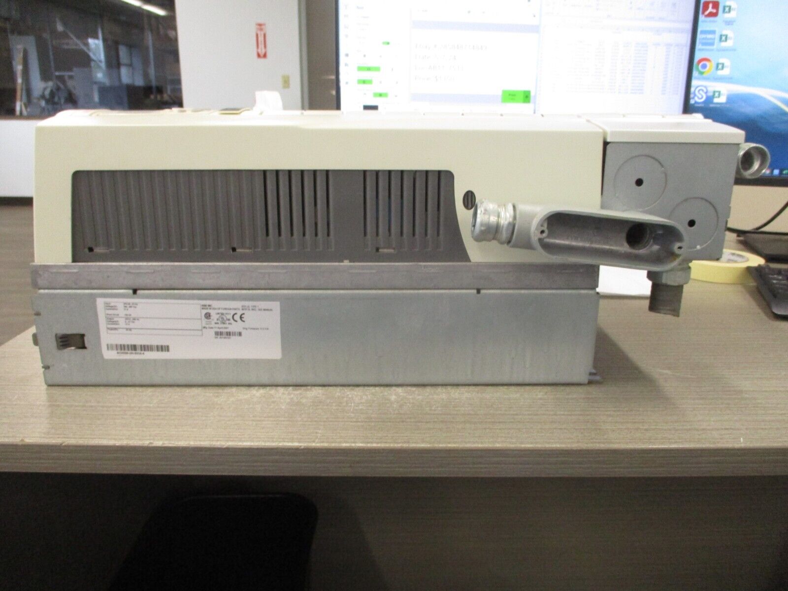 ABB ACH550 AC Drive ACH550-UH-031A-4 20HP 3Ph w/ Keypad Used