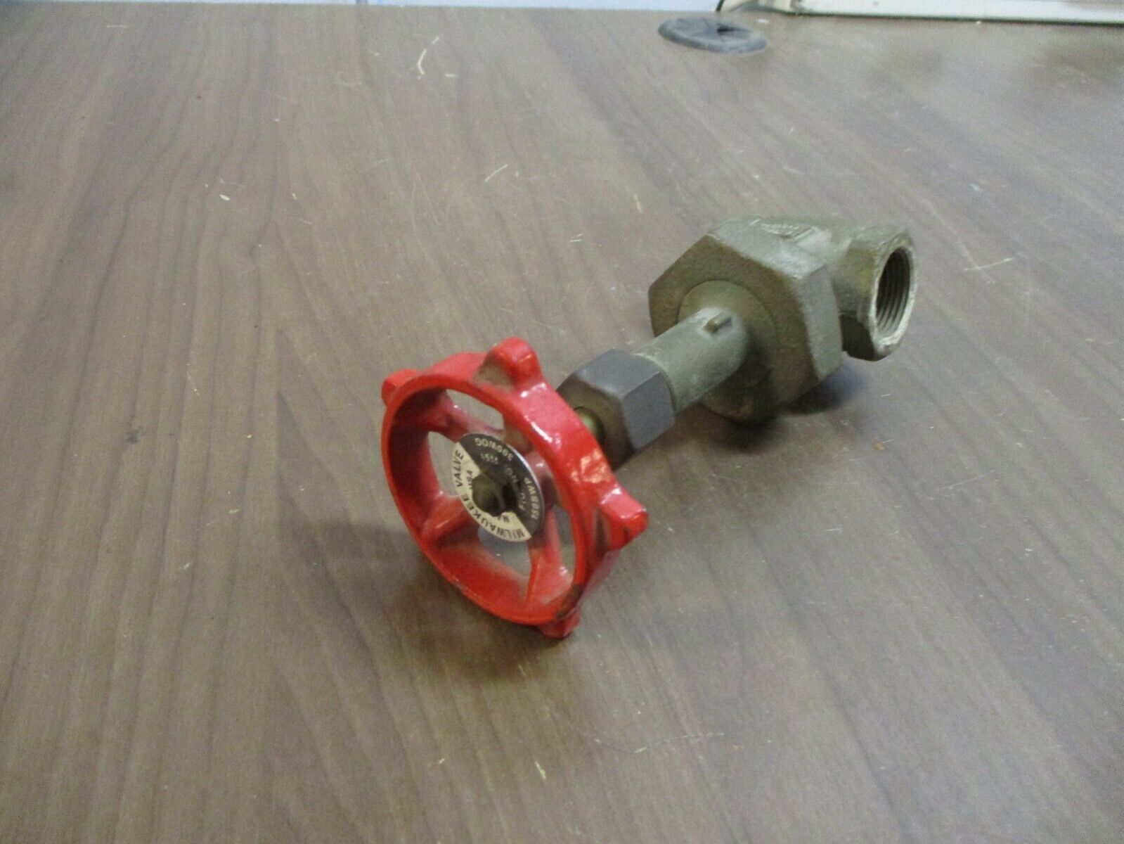 Milwaukee Valve Gate Valve 1151 150SWP 300WOG Size: 3/4" Used