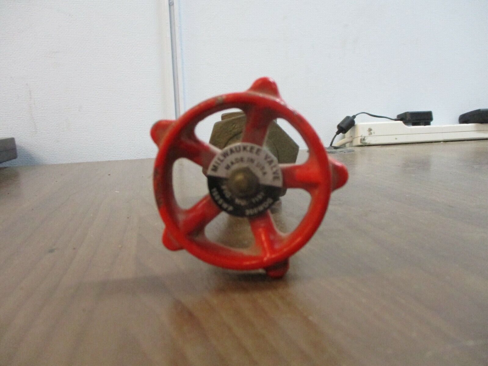 Milwaukee Valve Gate Valve 1151 150SWP 300WOG Size: 3/4" Used