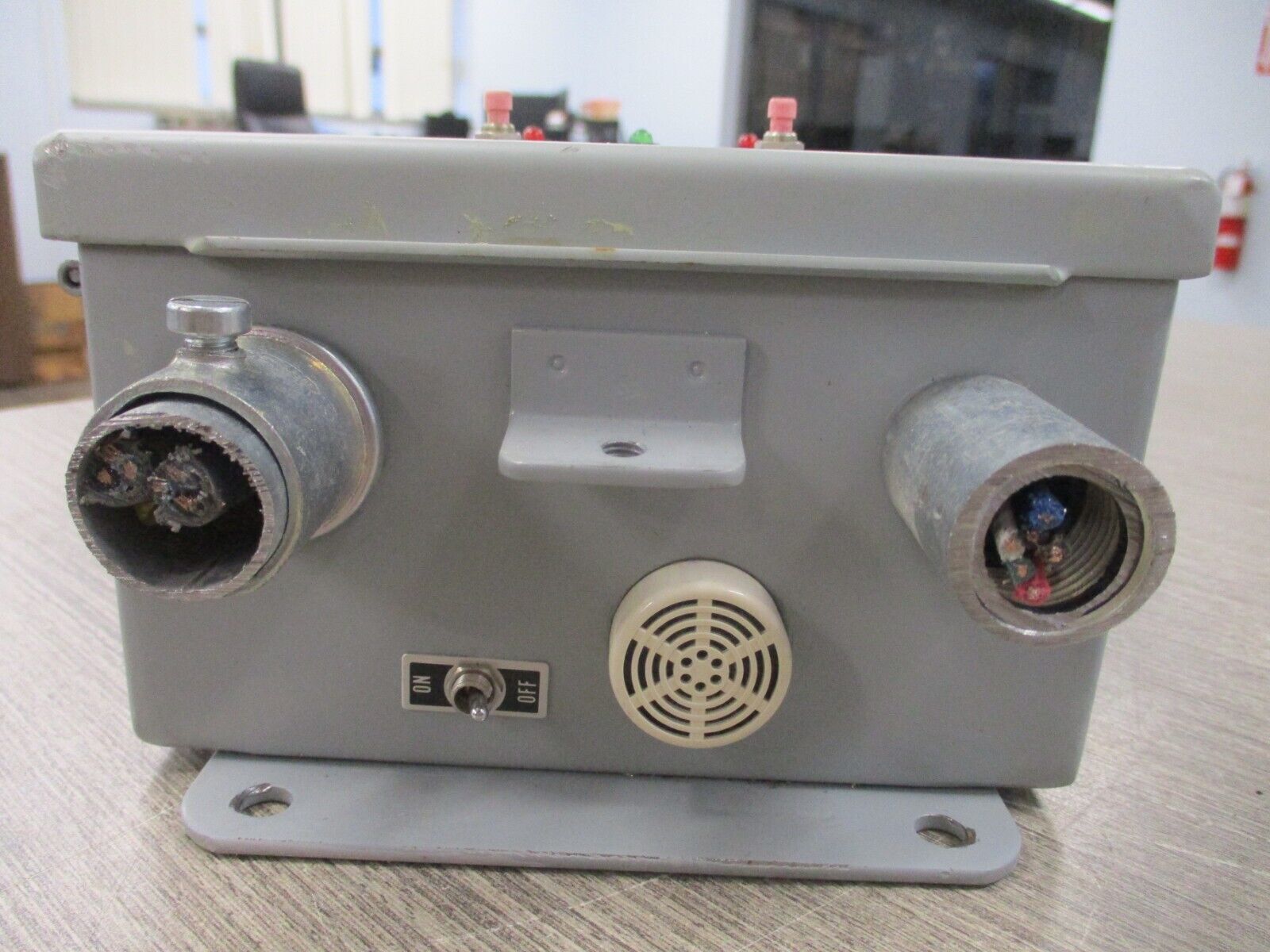 USD Leak Alert Alarm Panel LA-02 115VAC 20W Used