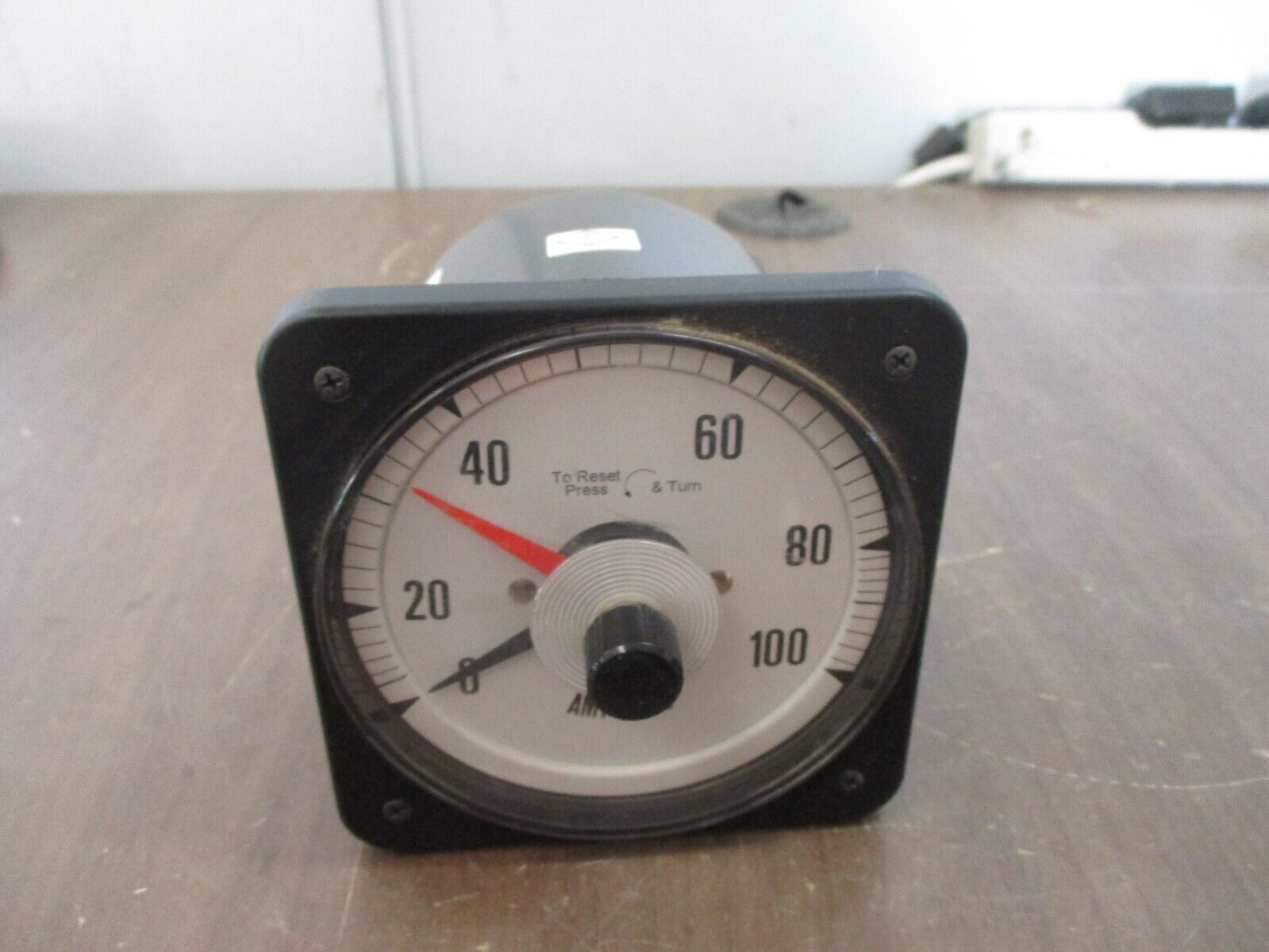 Crompton AC Ammeter 077-08DA-LSPK-C6-SN Range: 0-100A Used