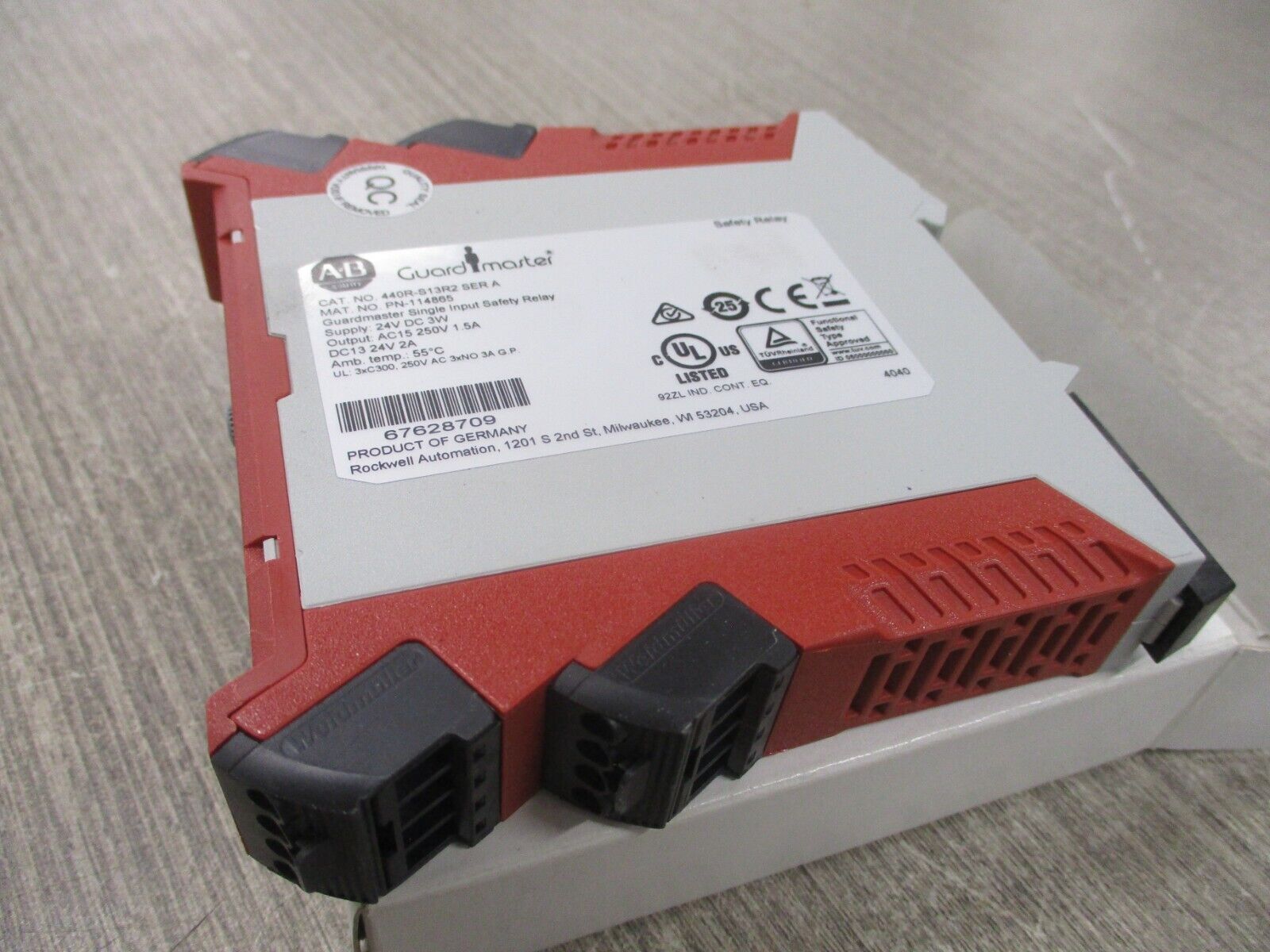 Allen-Bradley GuardMaster Safety Relay 440R-S13R2 Single Input New Surplus