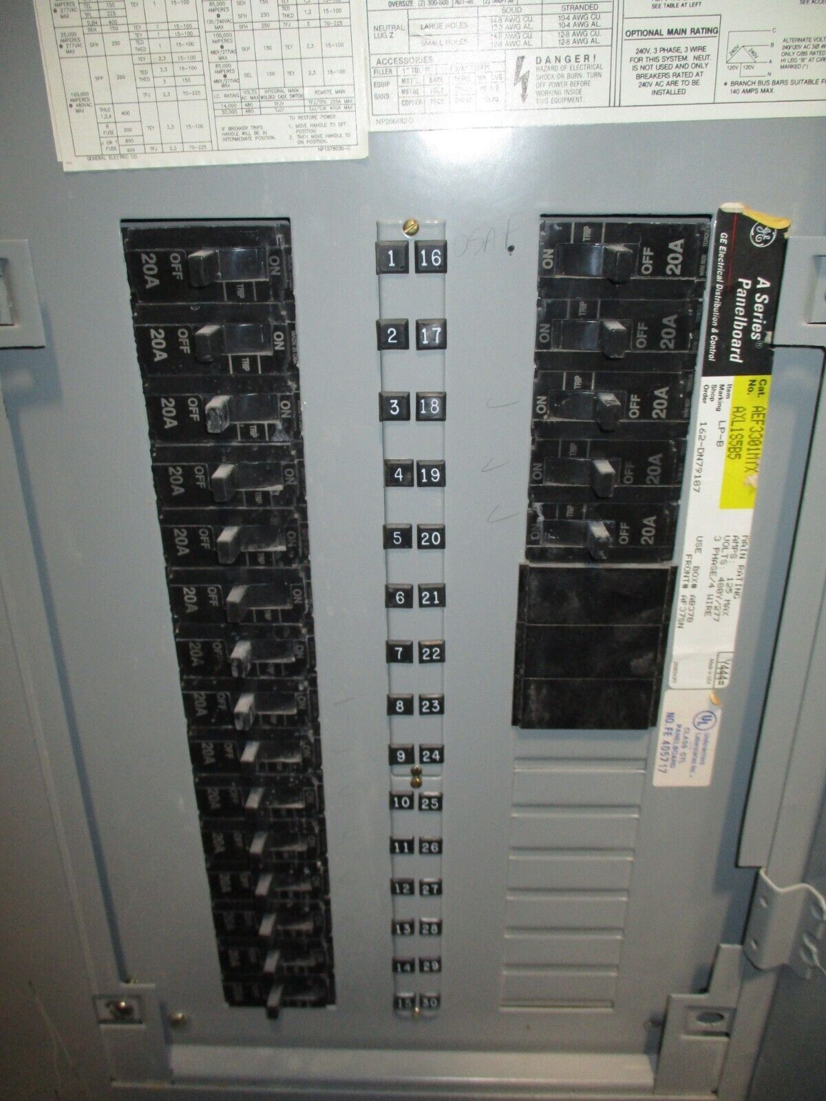 GE Main Lug Breaker Panel AEF3301MTX 125A Max 480/277V 3Ph 4W 30-Slot Used