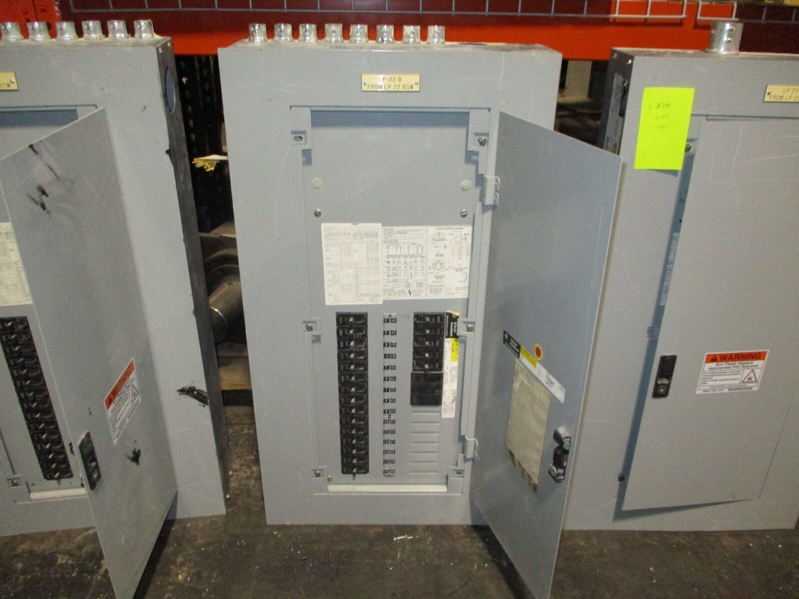 GE Main Lug Breaker Panel AEF3301MTX 125A Max 480/277V 3Ph 4W 30-Slot Used