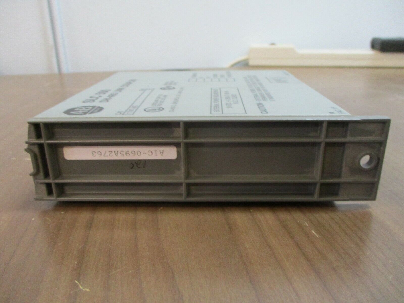 Allen-Bradley SLC 500 DH-485 Link Coupler 1747-AIC Ser. B 24VDC 190mA Used