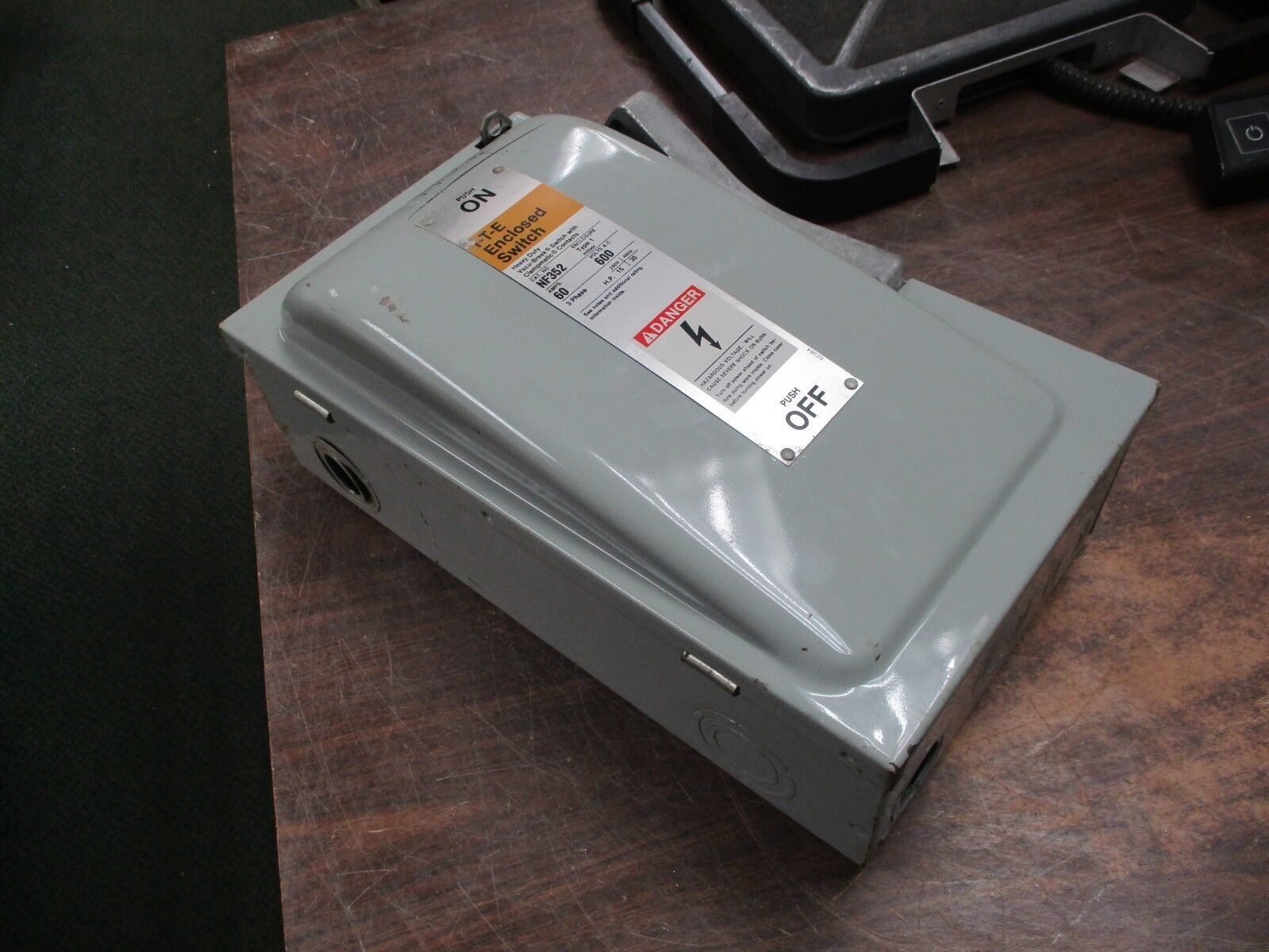 ITE Non-Fusible Safety Switch/Disconnect NF352 60A 600V 3Ph Type 1 Enclosure