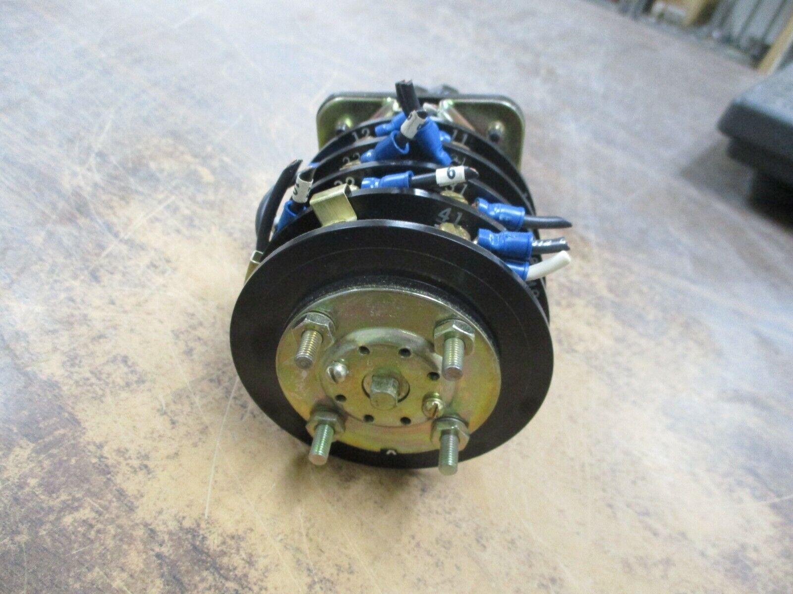 Electoswitch Series 24 Ammeter-Voltmeter Rotary Switch 2415C 20A 600V Used