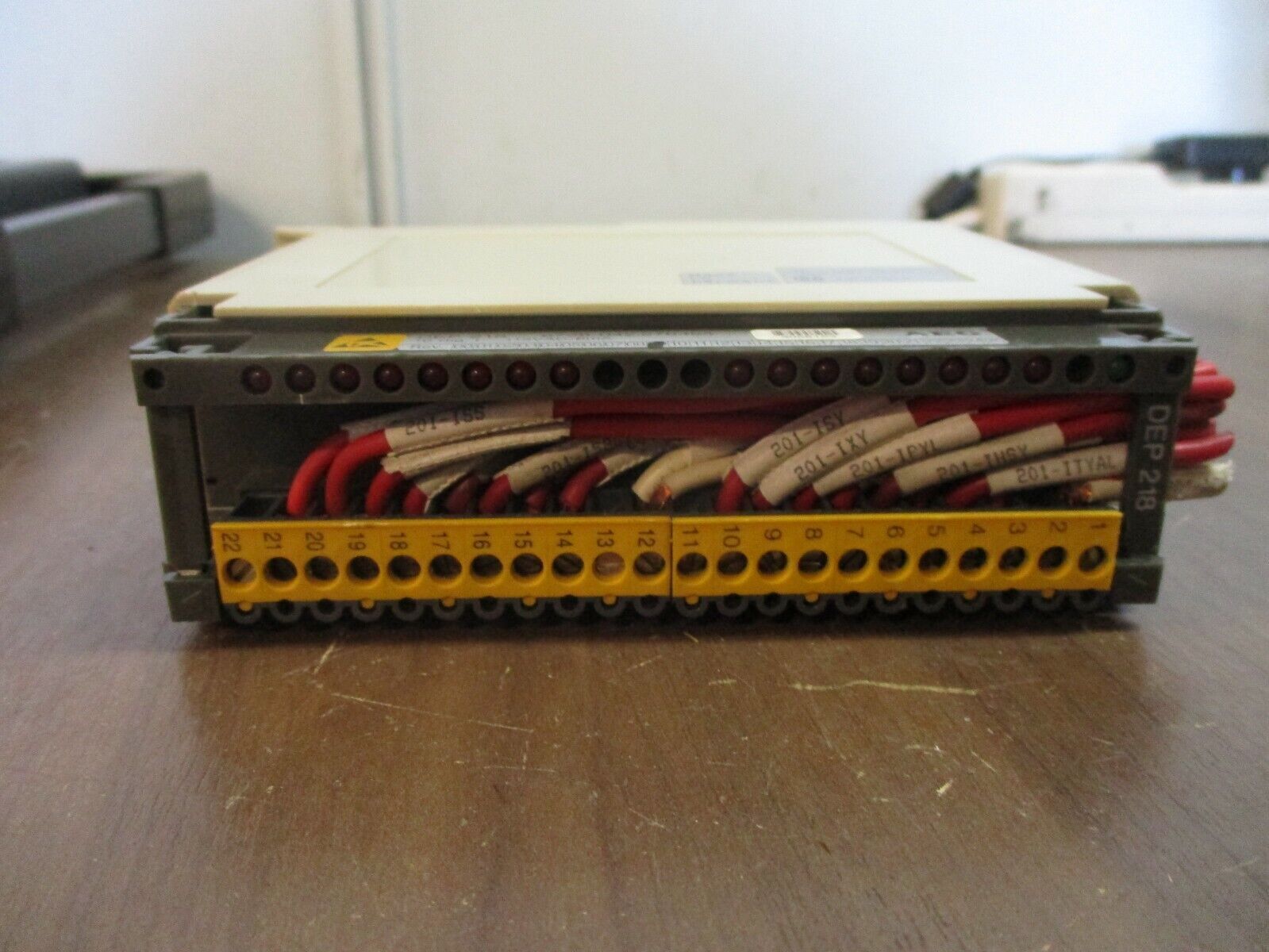 AEG DEP 218 Discrete Input Module 6728-042.276454 16X 115VAC 6mA Used