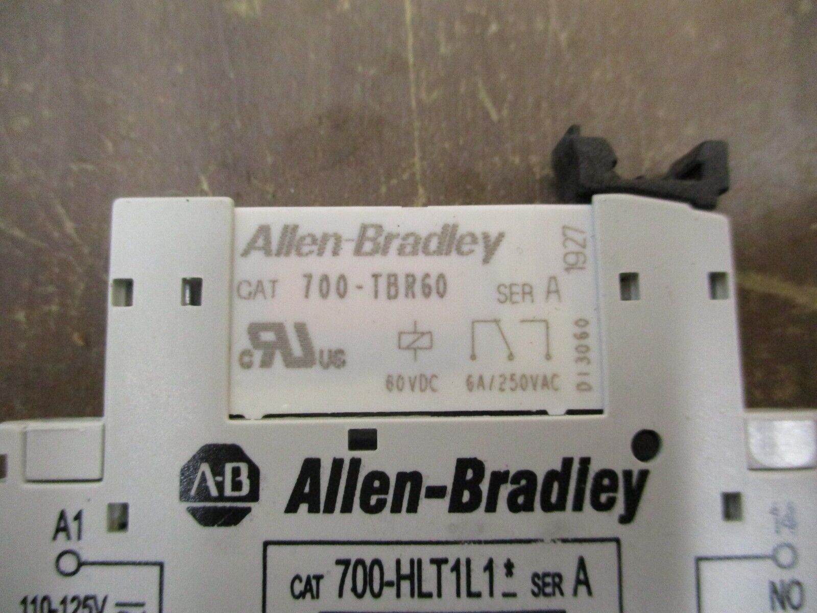 Allen-Bradley GP Terminal Block Relay 700-HLT1L1* Ser. A 60 VDC Coil Used