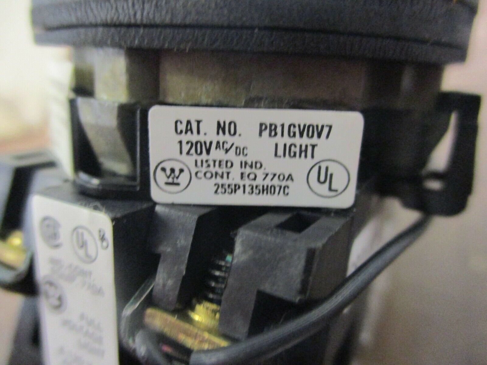 Westinghouse Oil-Tite Full Voltage Push to Test Light PB1GVRV7 Red Lens
