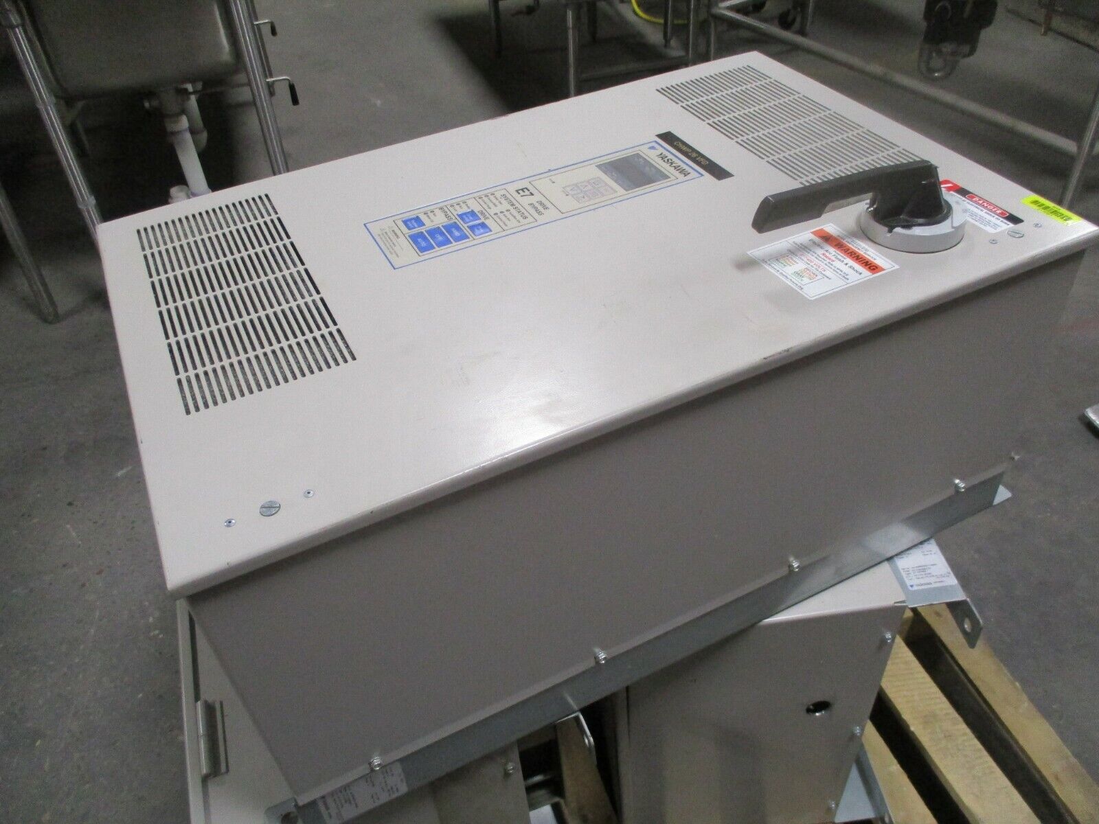 Yaskawa E7 AC Drive w/ Bypass E7BVB040TX 30HP 3Ph Used