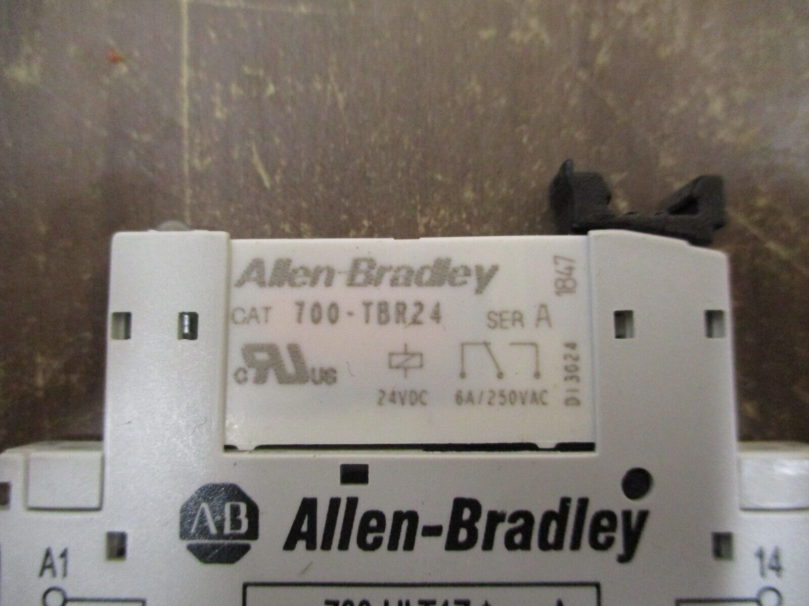 Allen-Bradley Relay 700-TBR24 Ser. A 24VDC w/ 700-HLT1 Base Used