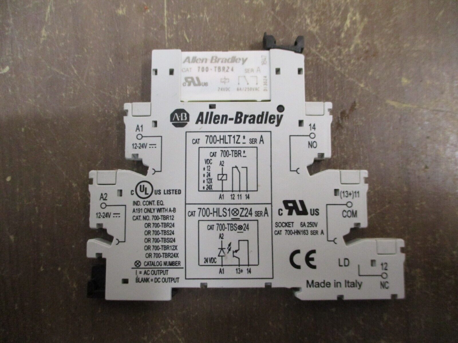 Allen-Bradley Relay 700-TBR24 Ser. A 24VDC w/ 700-HLT1 Base Used