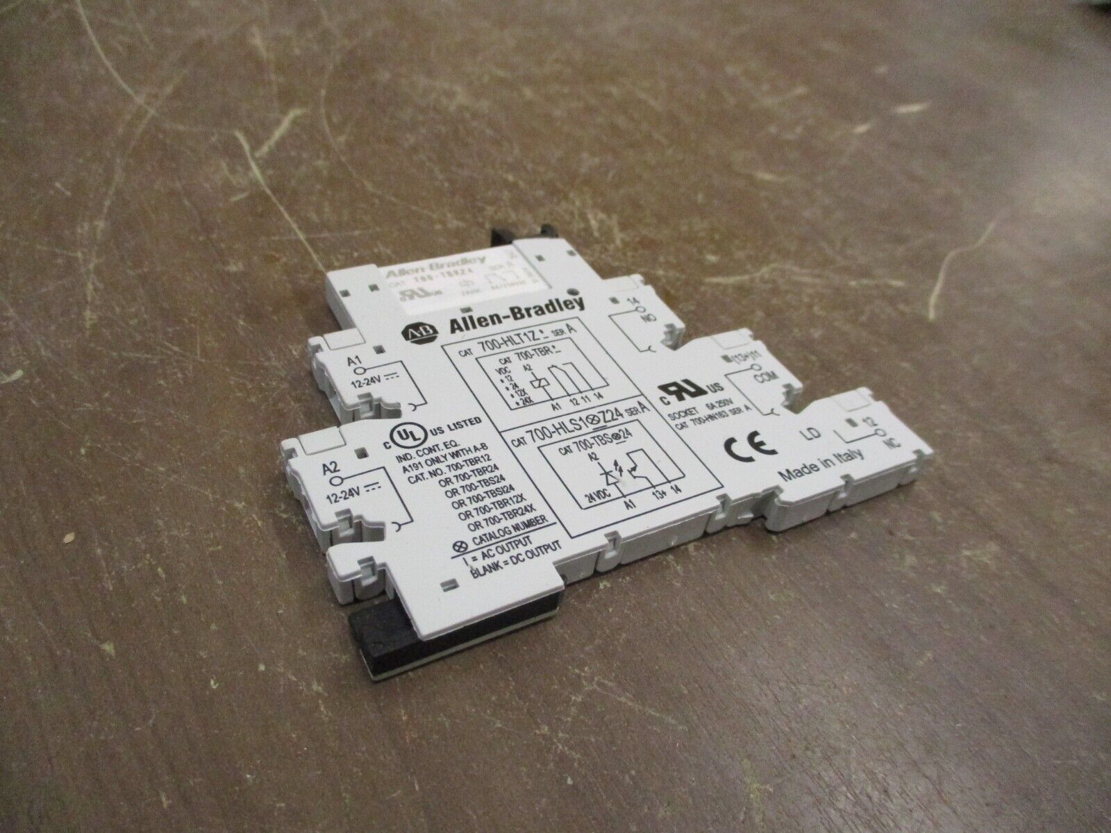 Allen-Bradley Relay 700-TBR24 Ser. A 24VDC w/ 700-HLT1 Base Used