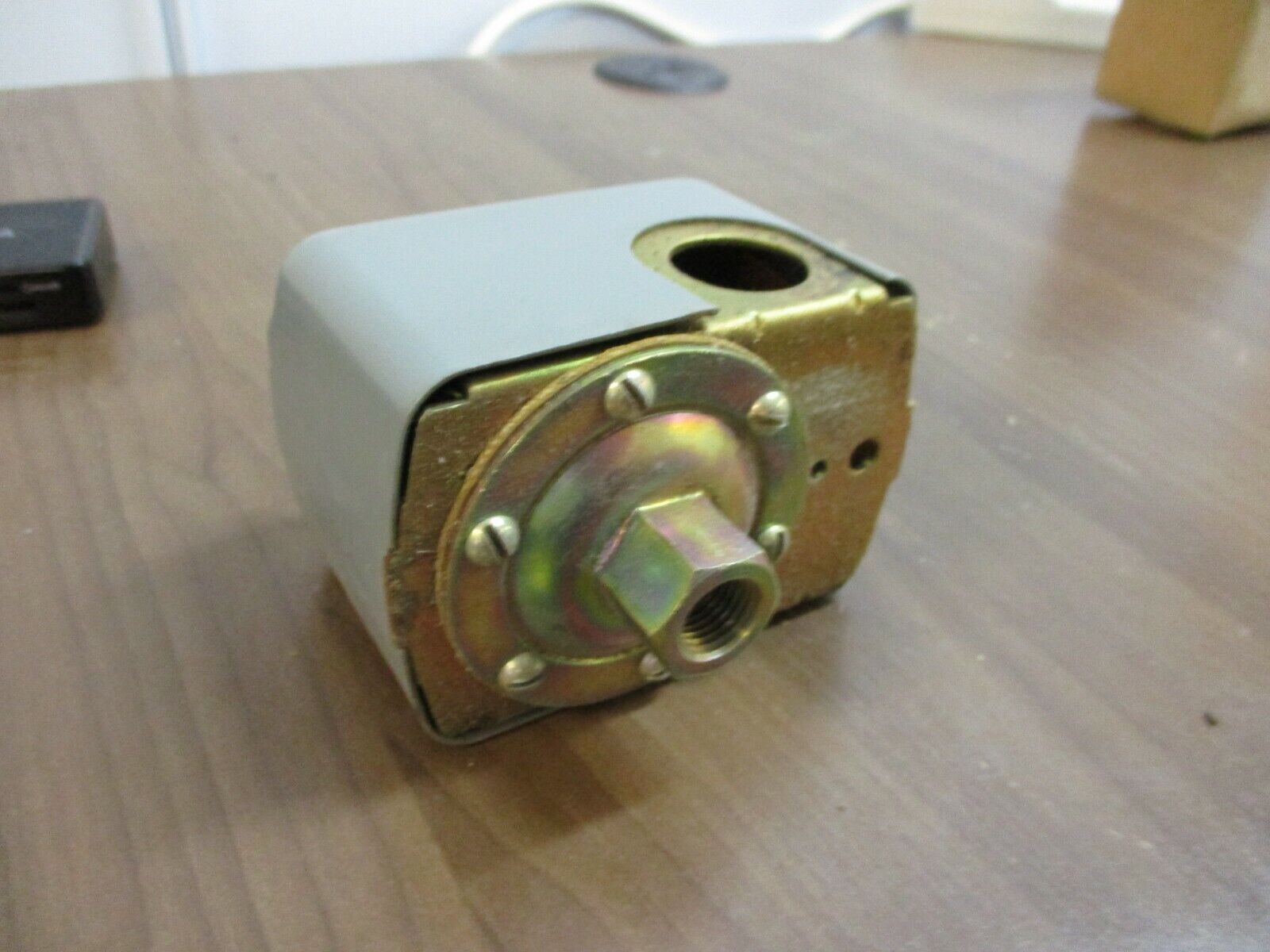 Square D Pressure Switch 9013 FSG-2 2P Close 20 Open 40 New Surplus
