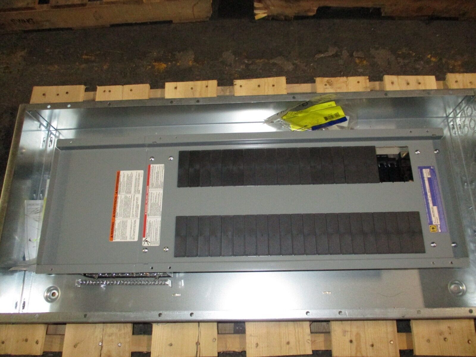 Square D NF Panelboard Interior w/ Box & Cover CM440738080120001 Box: MH44 225A