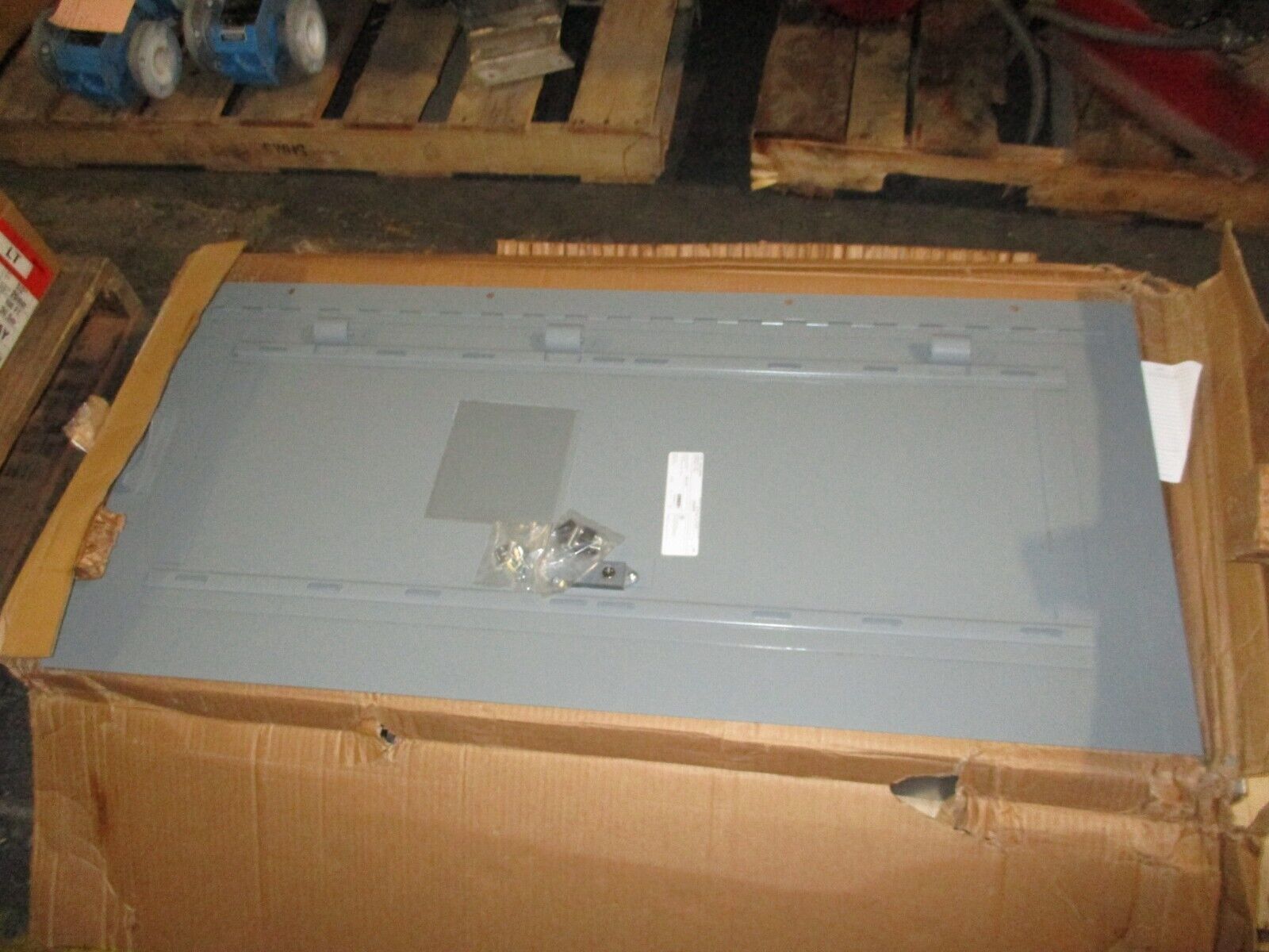 Square D NF Panelboard Interior w/ Box & Cover CM440738080120001 Box: MH44 225A