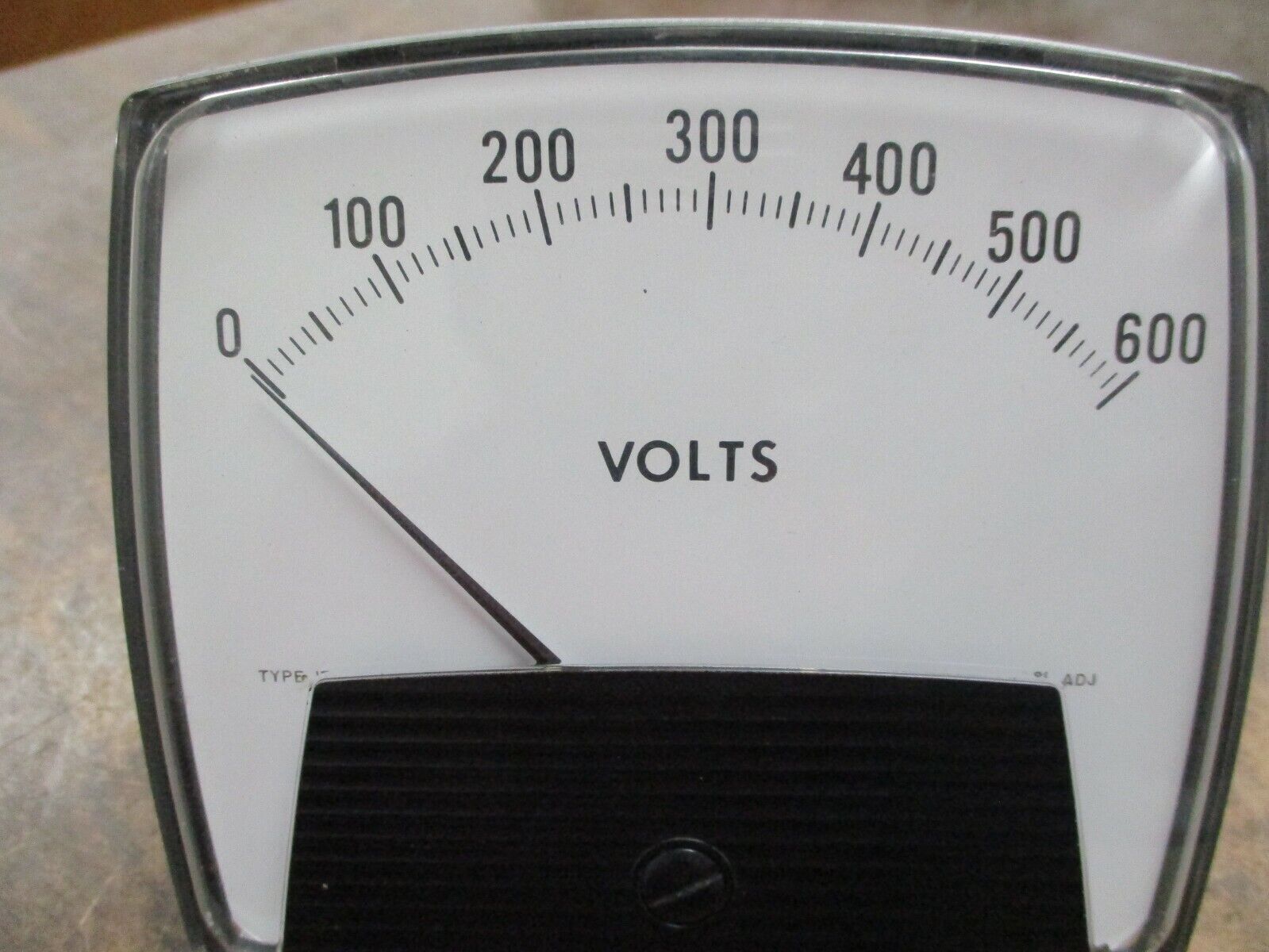 GE Voltmeter 7VOEX085AM02 Range: 0-600V Used