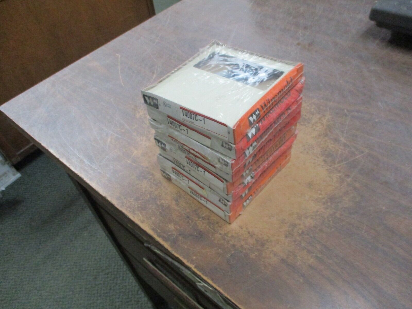 Wiremold Device Plate V4007C-1 1-Gang Ivory *Lot of 8* New Surplus