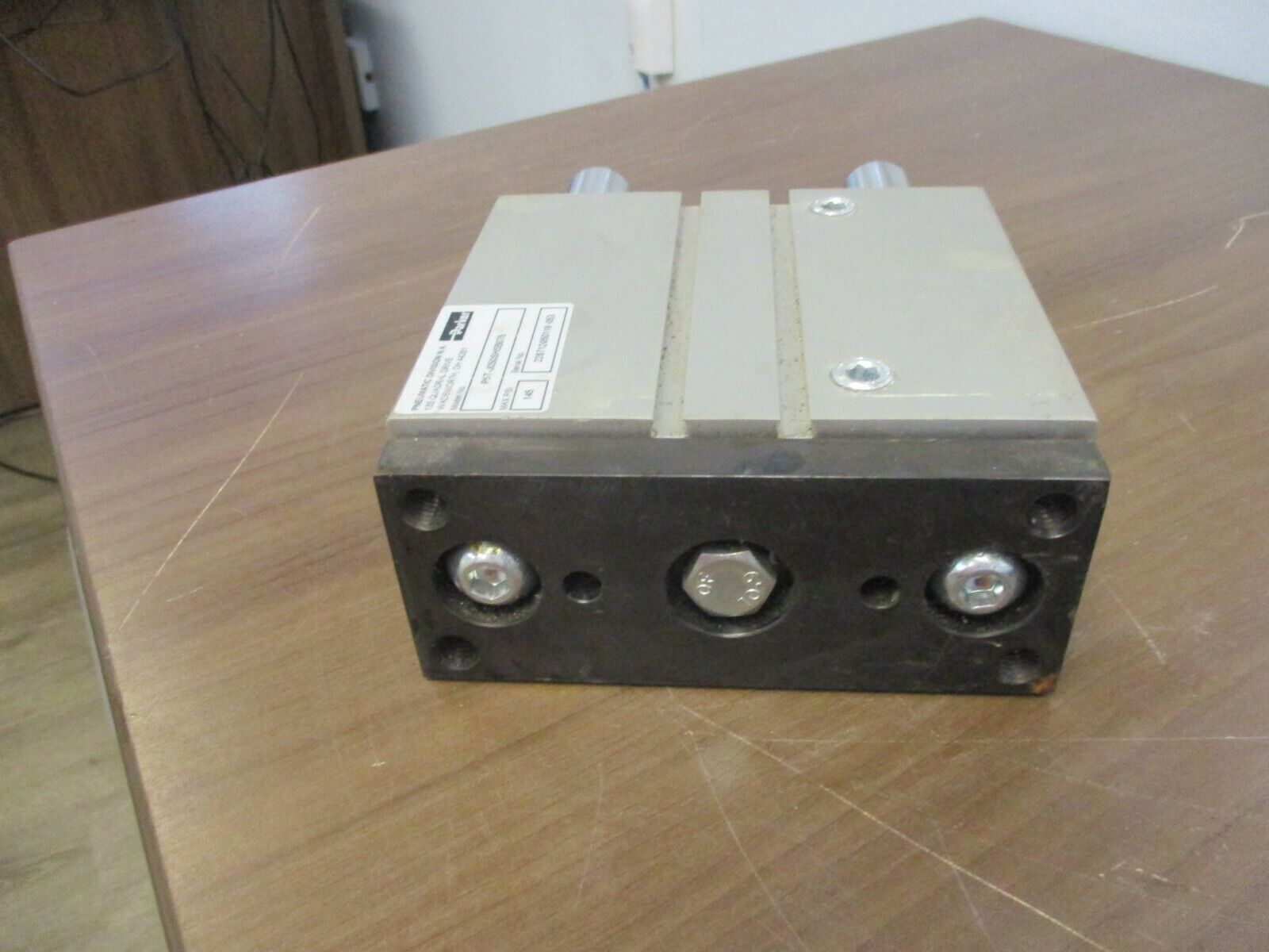 Parker Guided Cylinder Slide P5T-J050SHSB075 145PSI Used