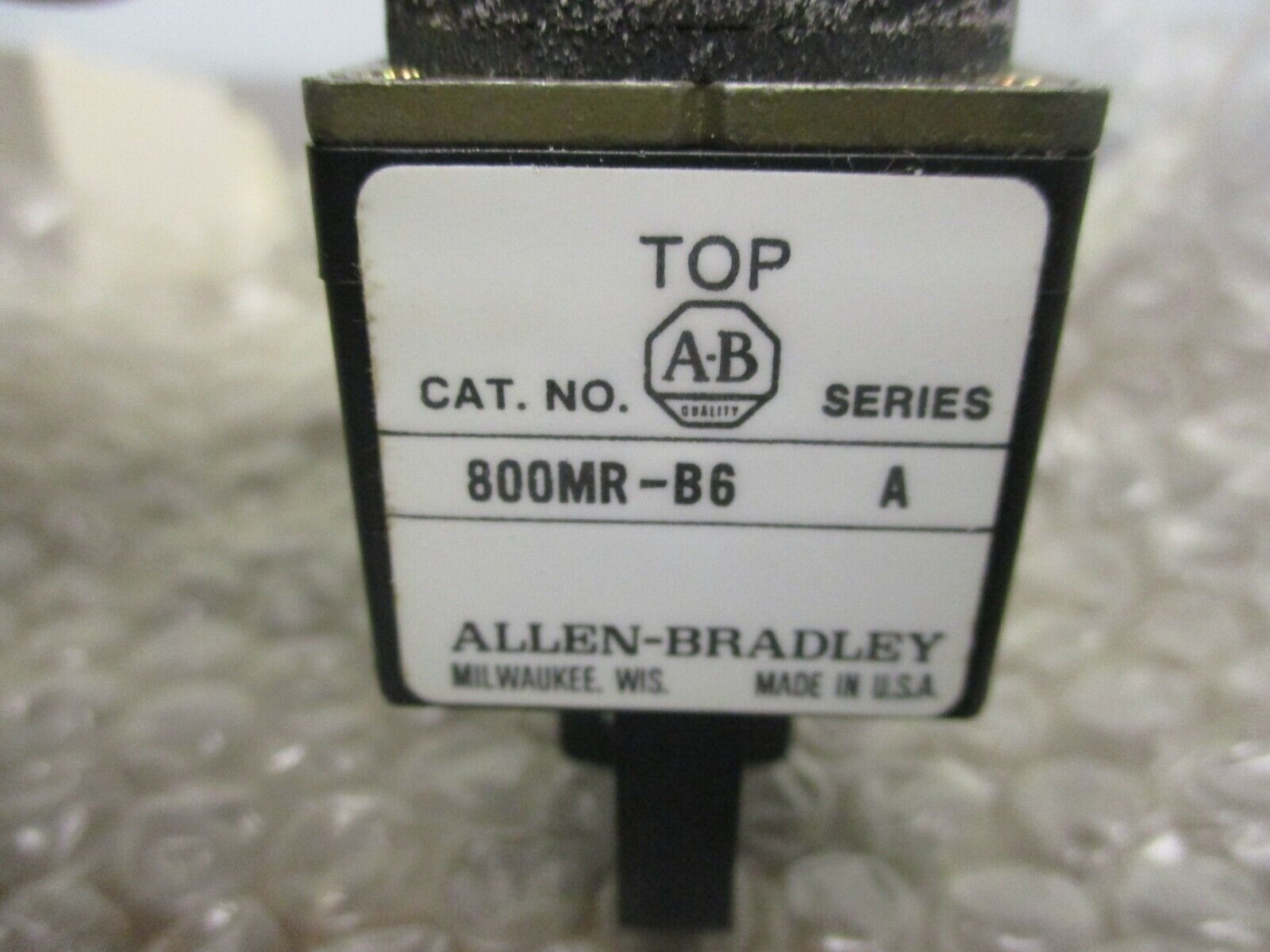 Allen-Bradley Extended Push Button 800MR-B6 Ser. A Red Cap New Surplus