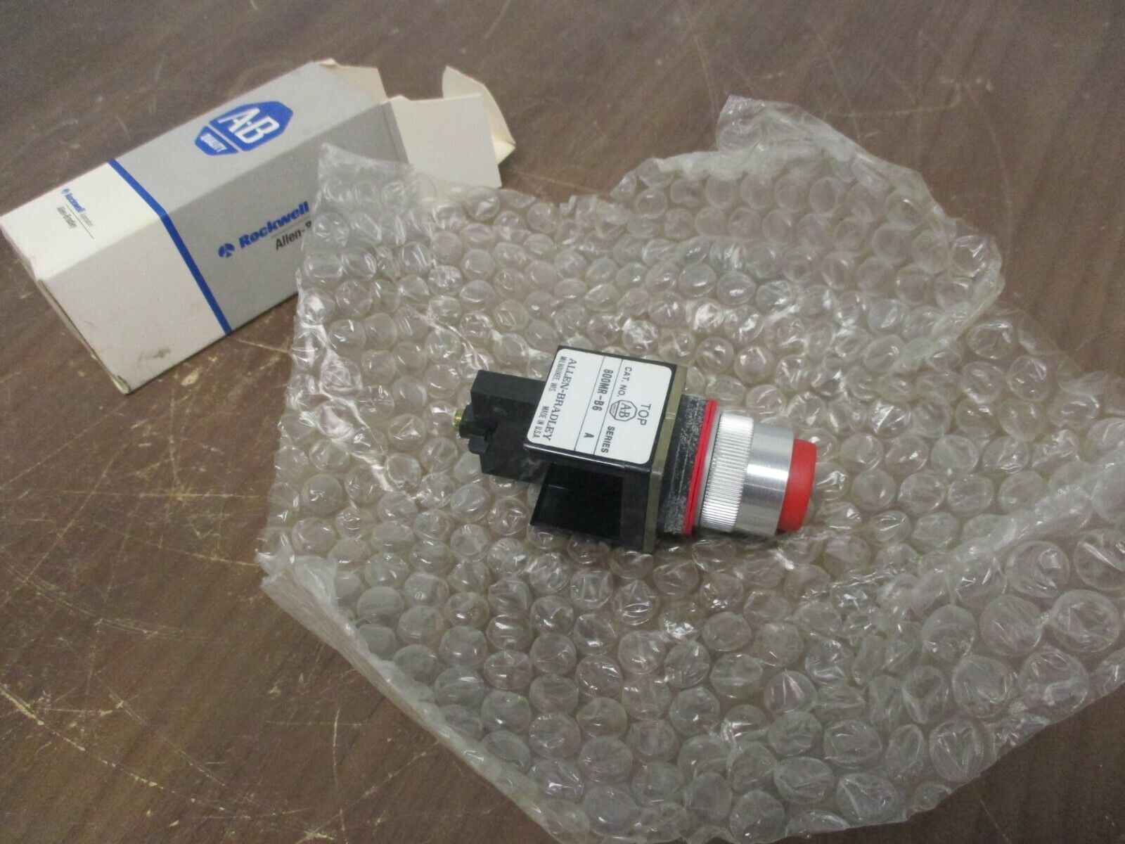Allen-Bradley Extended Push Button 800MR-B6 Ser. A Red Cap New Surplus