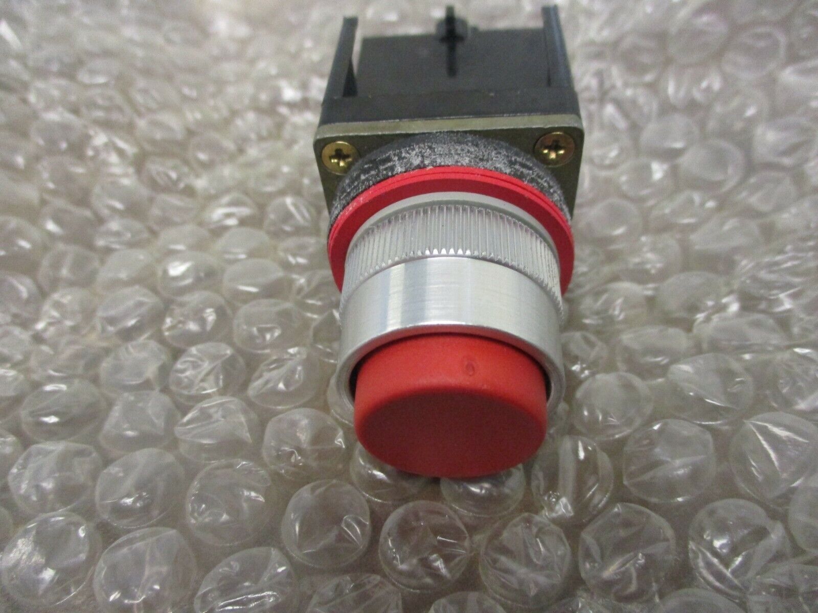 Allen-Bradley Extended Push Button 800MR-B6 Ser. A Red Cap New Surplus