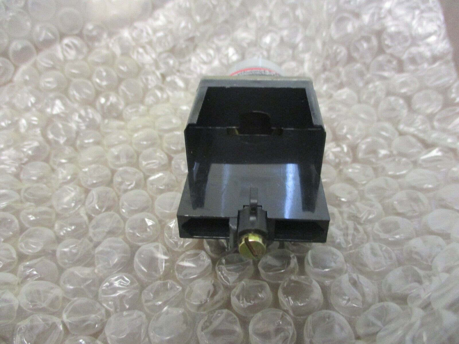 Allen-Bradley Extended Push Button 800MR-B6 Ser. A Red Cap New Surplus