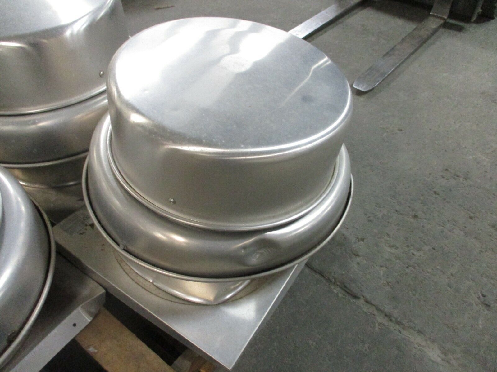 Greenheck Exhaust Fan G-120-A-X *Dented Base & Side* Used