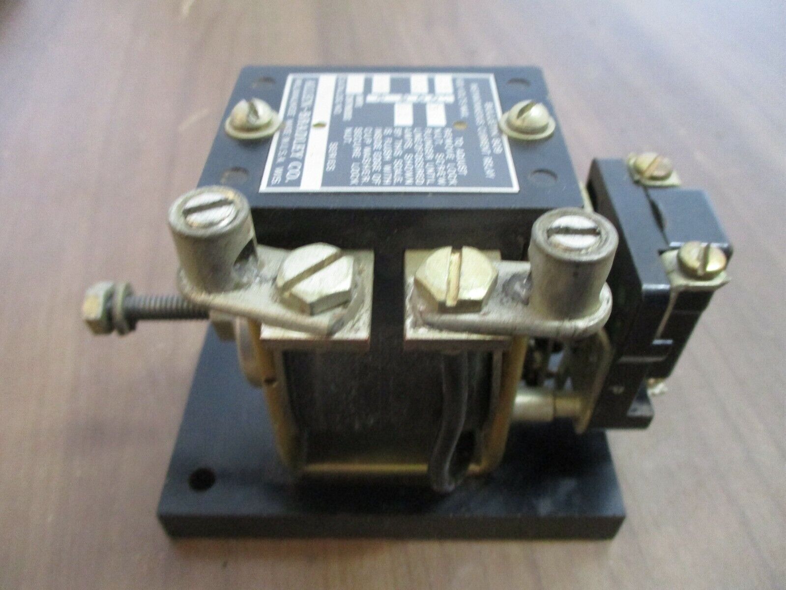Allen-Bradley Instantaneous Current Relay 809A2 Ser. A 3A Continuous 600V Used