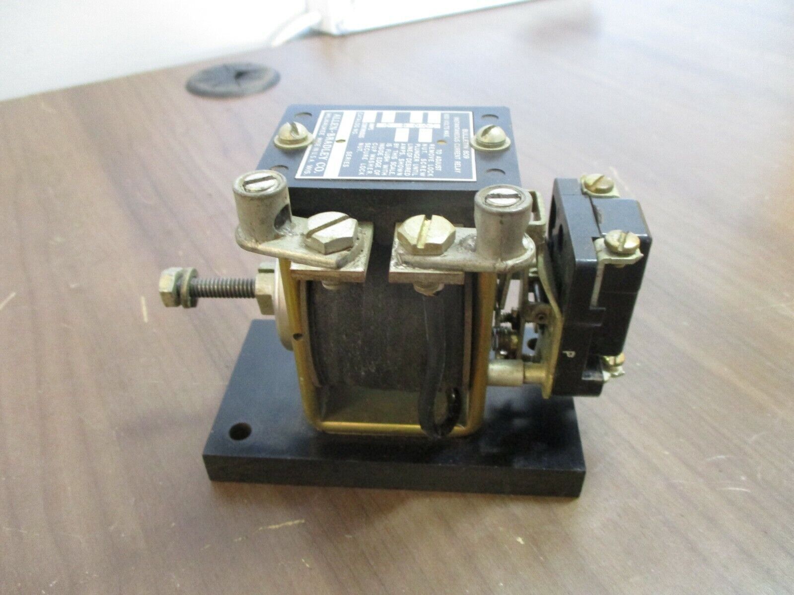 Allen-Bradley Instantaneous Current Relay 809A2 Ser. A 3A Continuous 600V Used