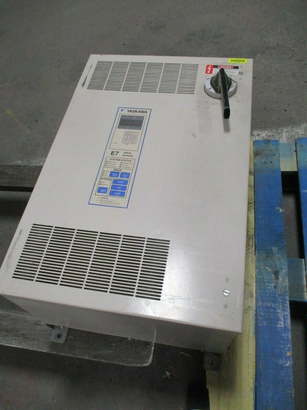 Yaskawa E7 AC Drive w/ Bypass E7LVA028CGX 15HP 3Ph 240V Used