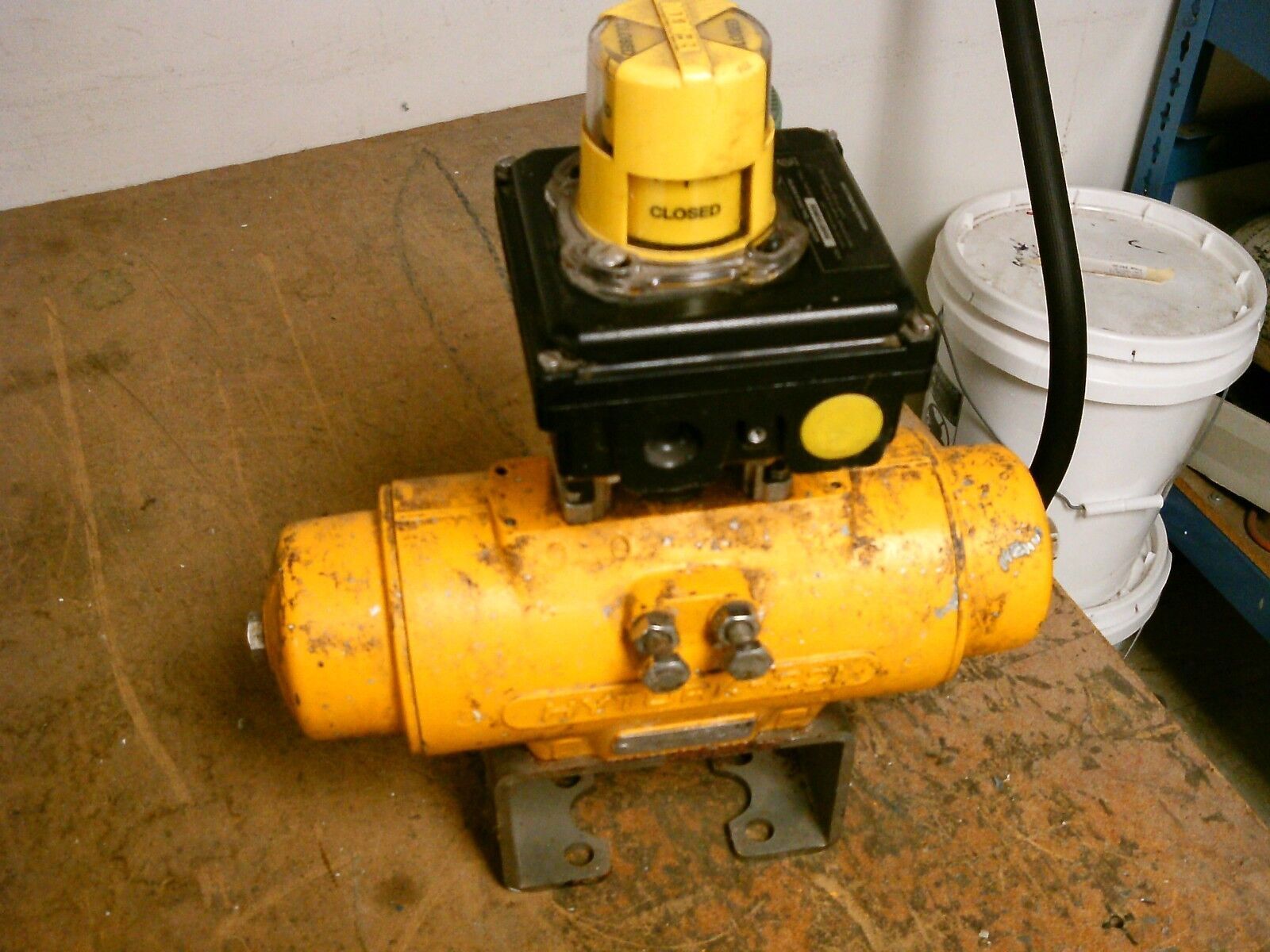 Hytork 221 Actuator w/ Accutrak Dual Display Monitor EIA-0221-S80-A00 116PSI Max