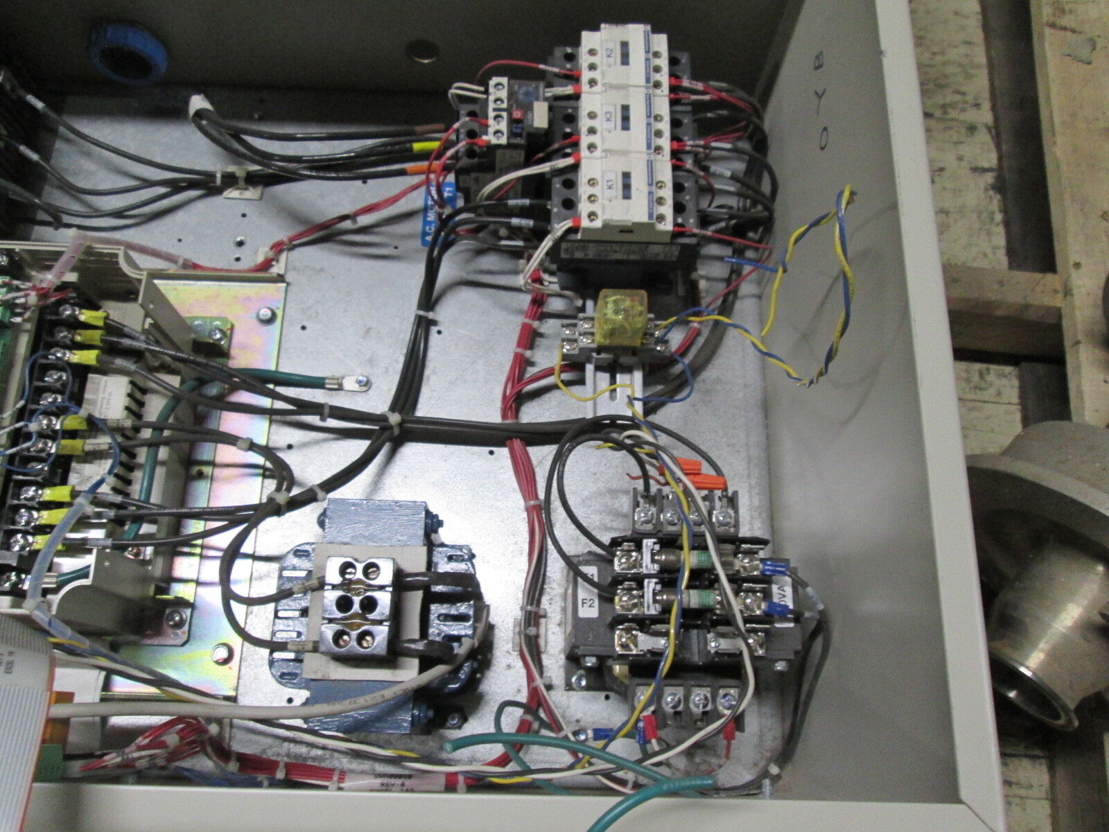 Yaskawa P7 AC Drive w/ Bypass P7BVB027XJ 40HP w/ Breaker Disconnect Used