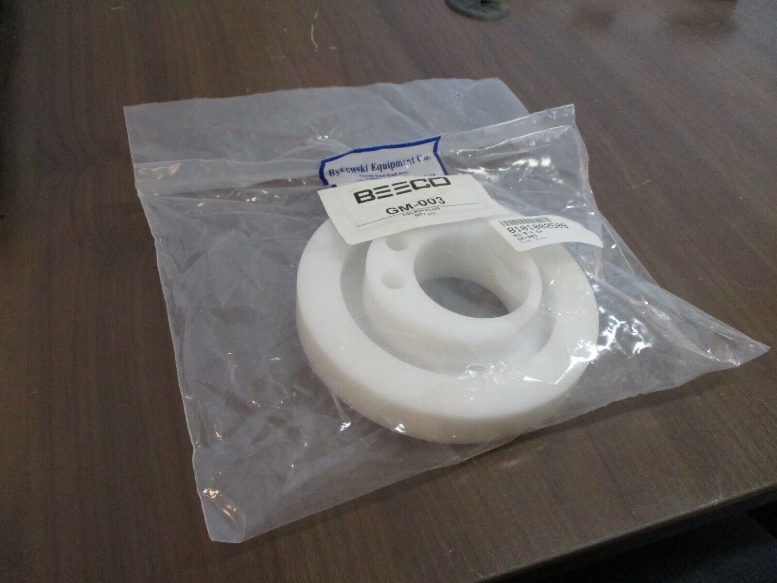 Beeco Delrin Plug GM-003 New Surplus