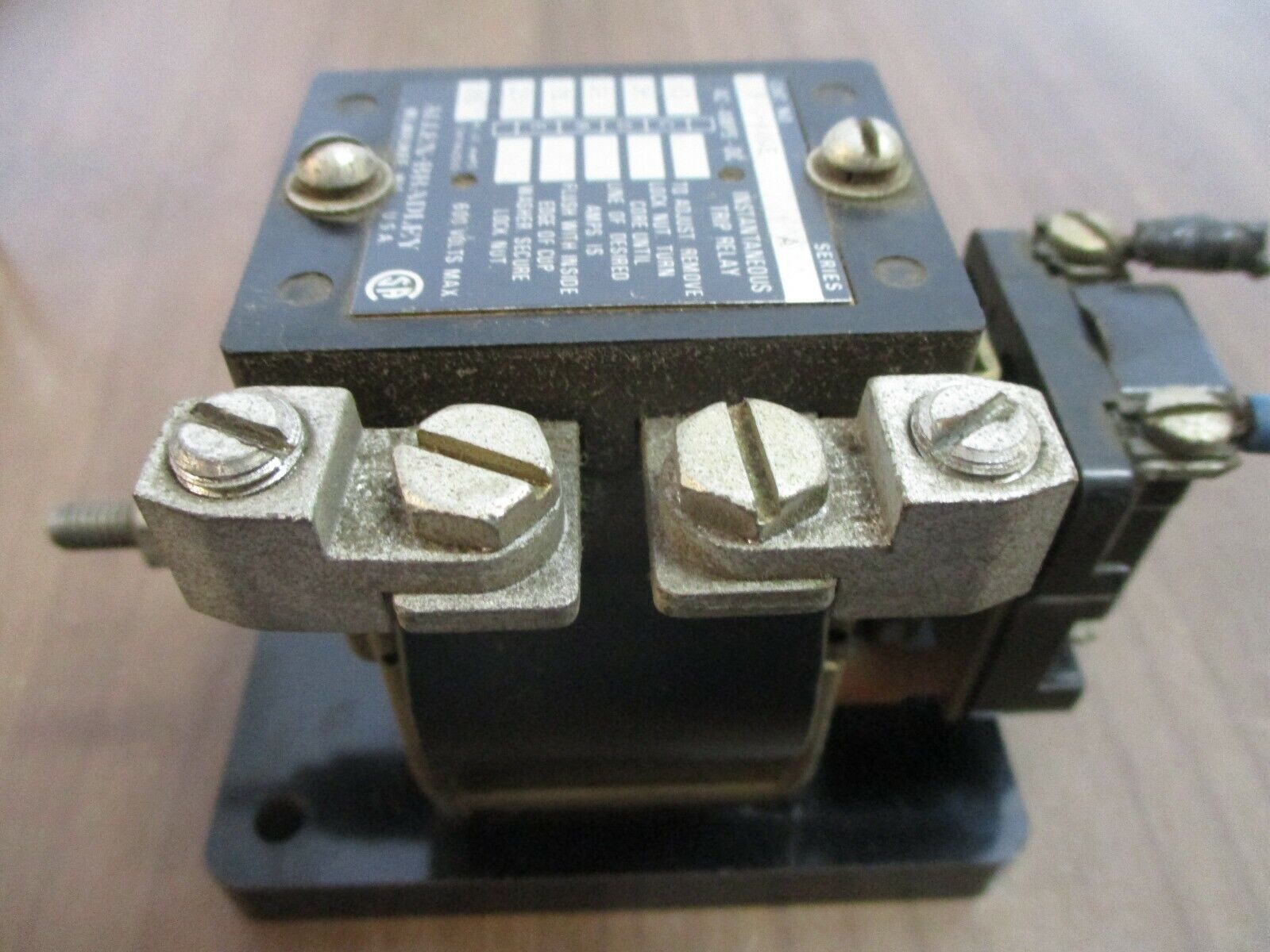 Allen-Bradley Instantaneous Trip Relay 809-A09E Ser. A 28A Continuous 600V Used