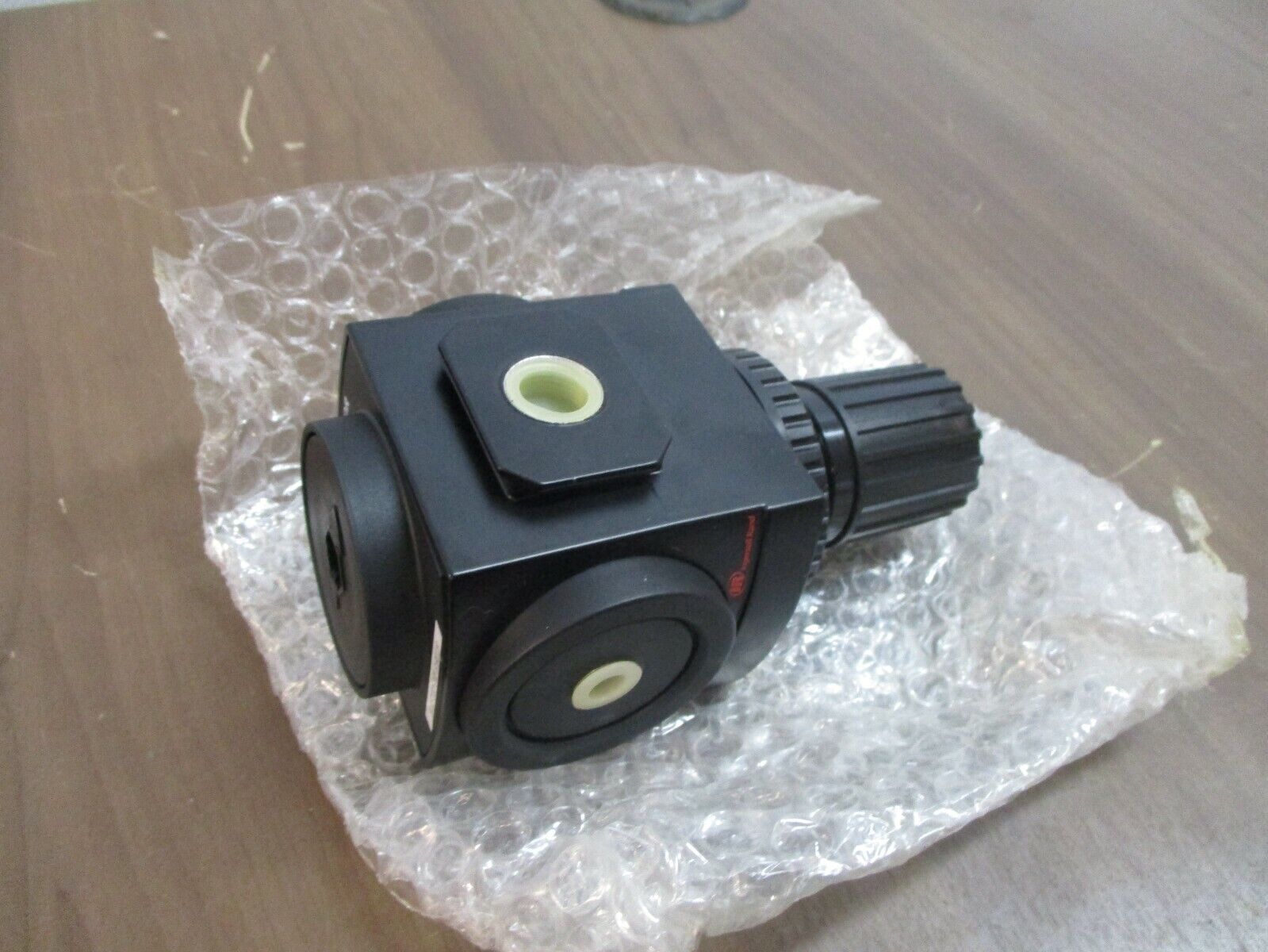 Ingersoll Rand Aro Regulator R37331-100 5-125 PSIG *No Box* New Surplus