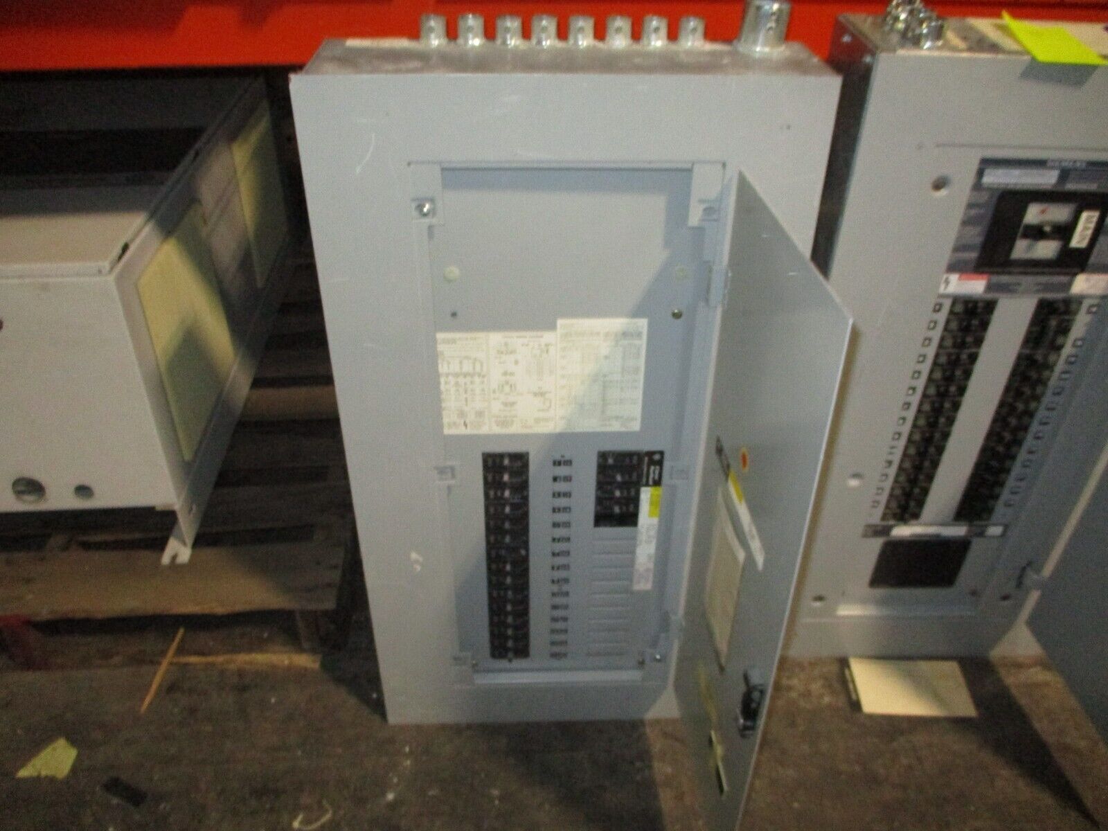 GE Main Lug Breaker Panel AEF3301MTX 125A Max 480/277V 3Ph 4W 30-Slot Used