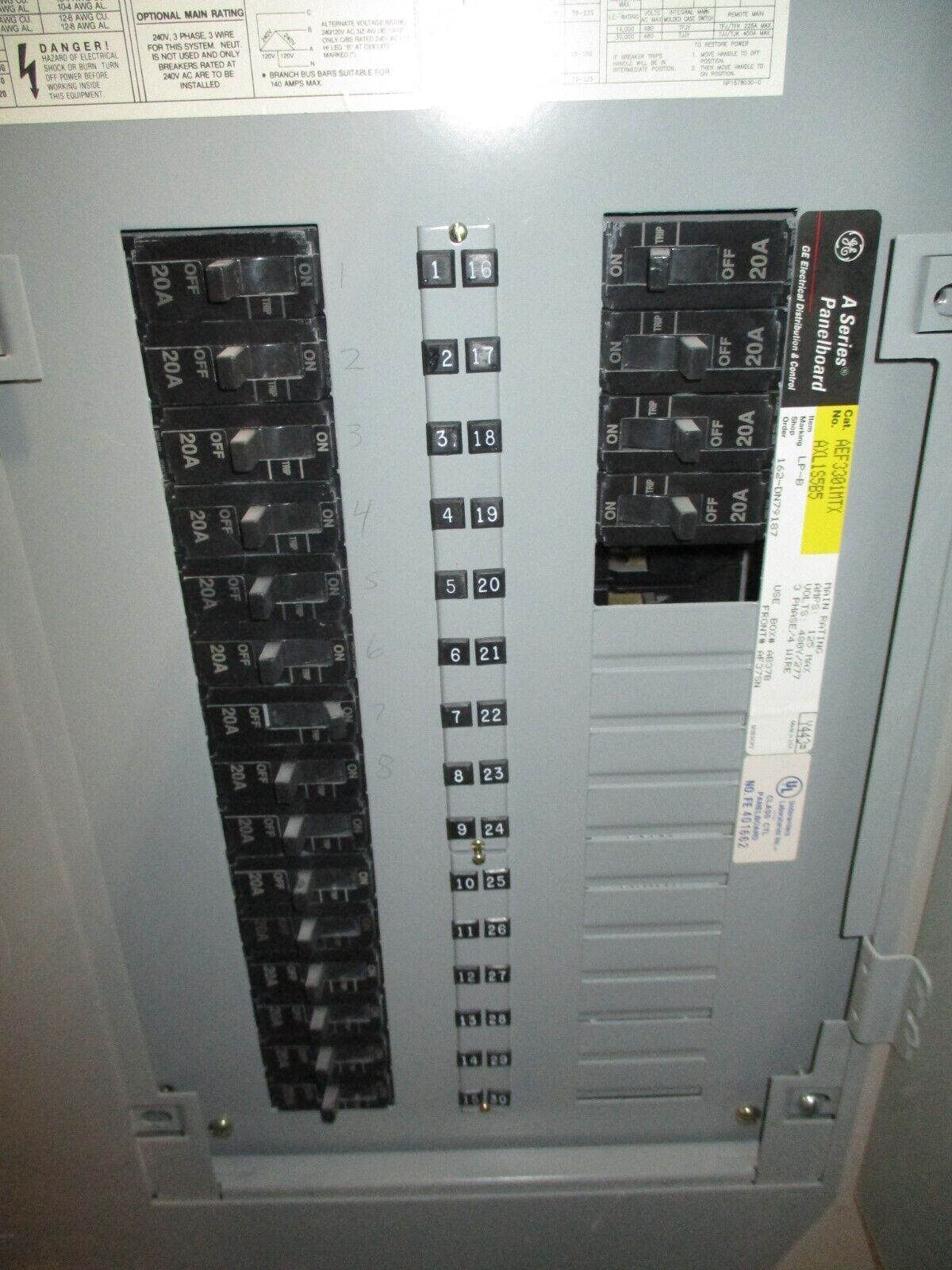 GE Main Lug Breaker Panel AEF3301MTX 125A Max 480/277V 3Ph 4W 30-Slot Used