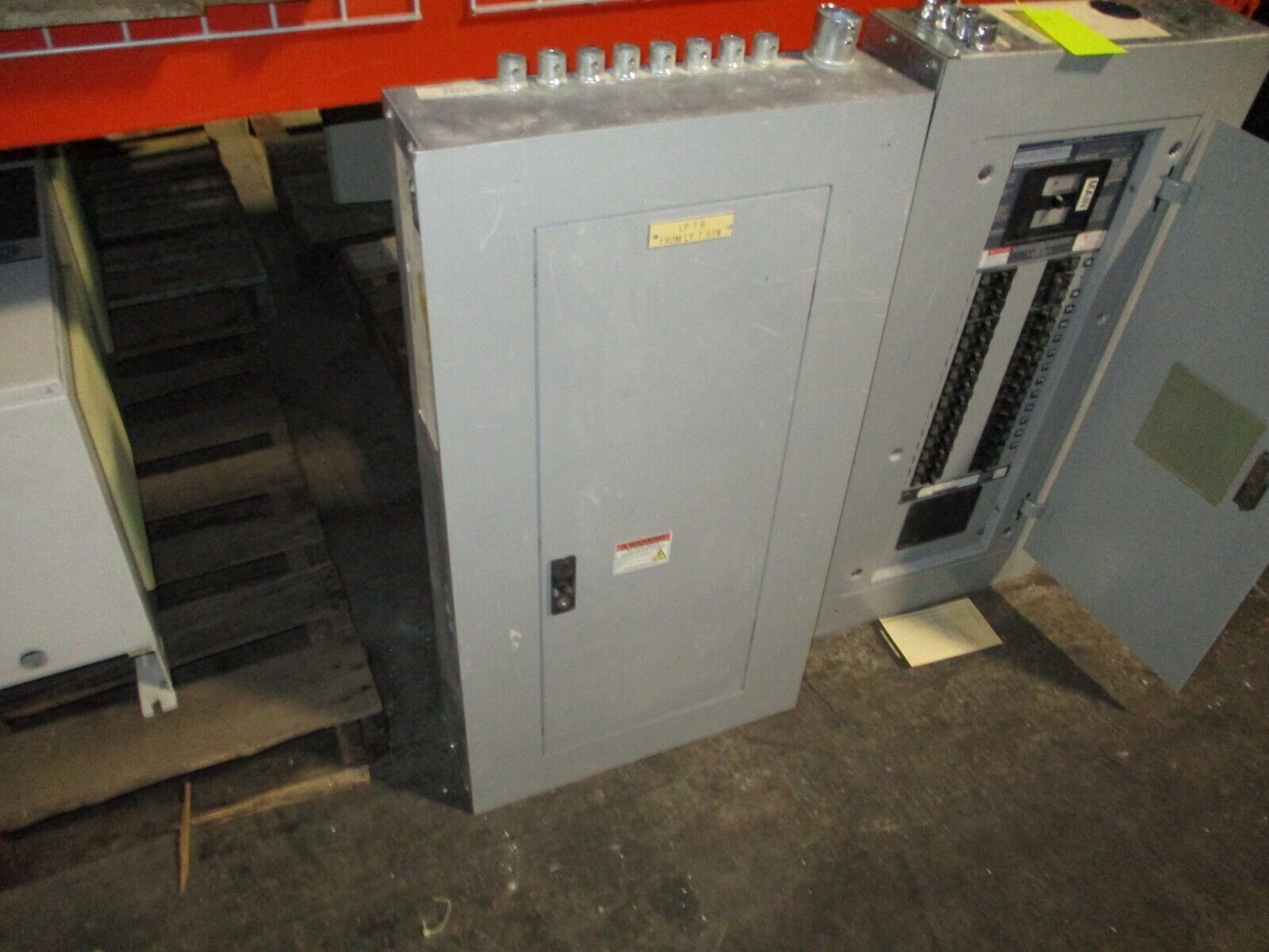 GE Main Lug Breaker Panel AEF3301MTX 125A Max 480/277V 3Ph 4W 30-Slot Used