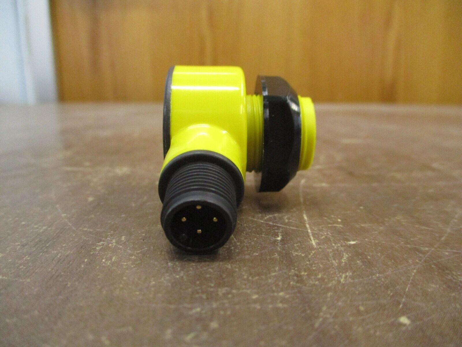 Banner Photoelectric Sensor T18-2VPFF100IR-Q8 10-30VDC New Surplus