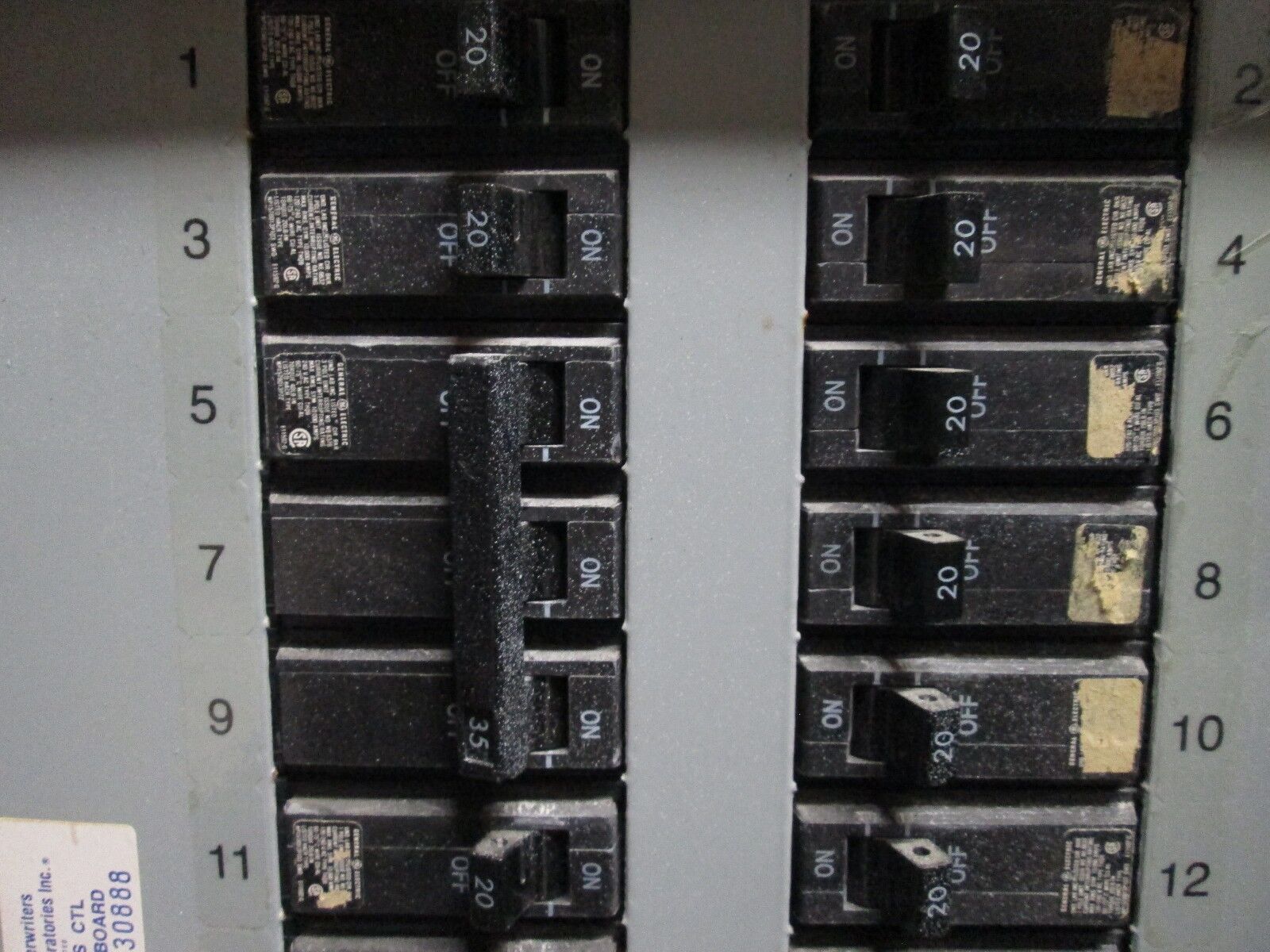 GE Main Circuit Breaker Panel AQF3241ABX AXB4 100A Main Breaker 125A 208Y/120V