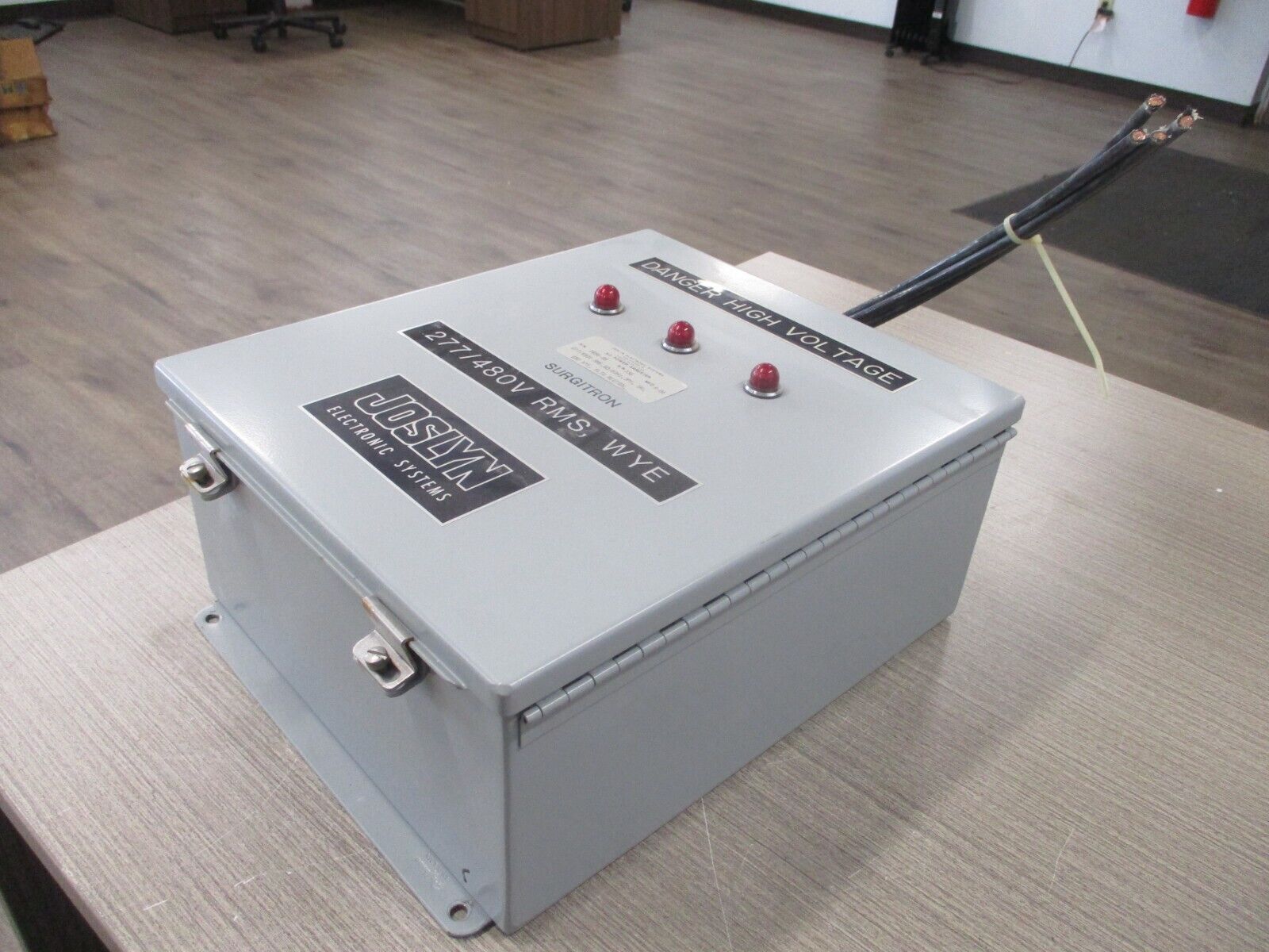 Joslyn Surgitron Surge Arrester 1456-85 277/480V 50-60HZ 3Ph 5W Used